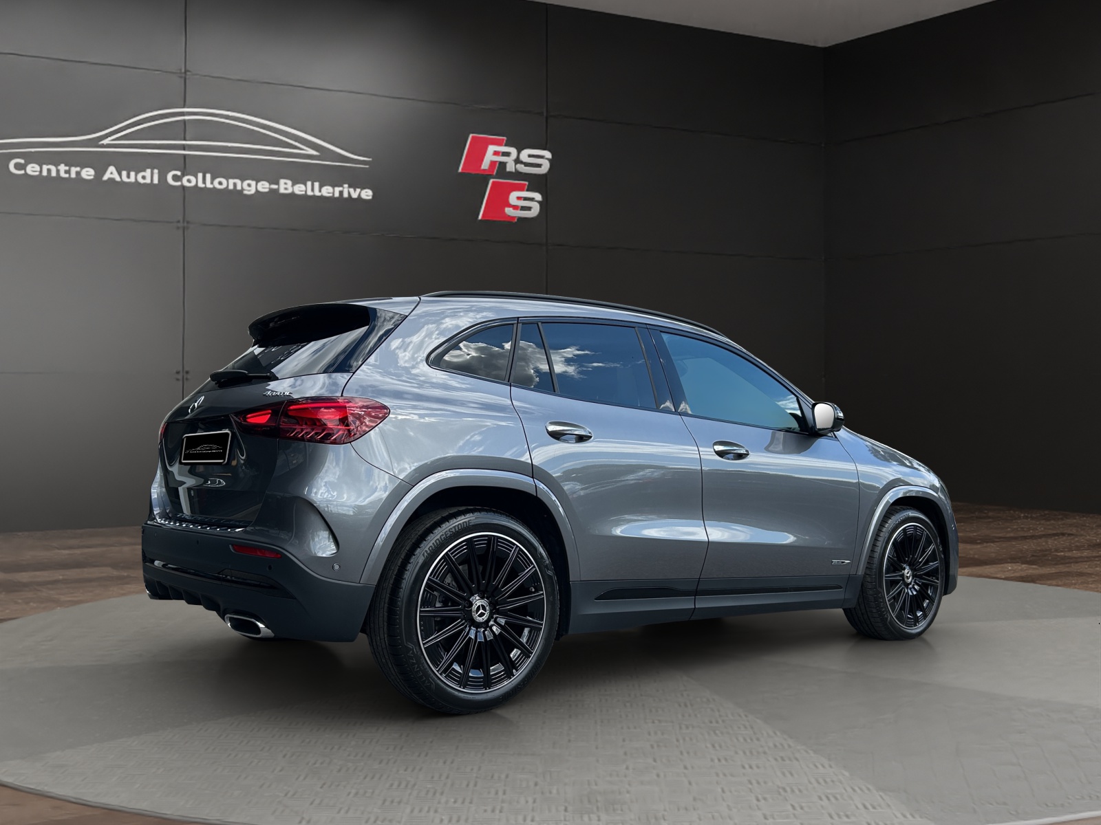 MERCEDES-BENZ GLA 220 4Matic 8G-DCT-image-4