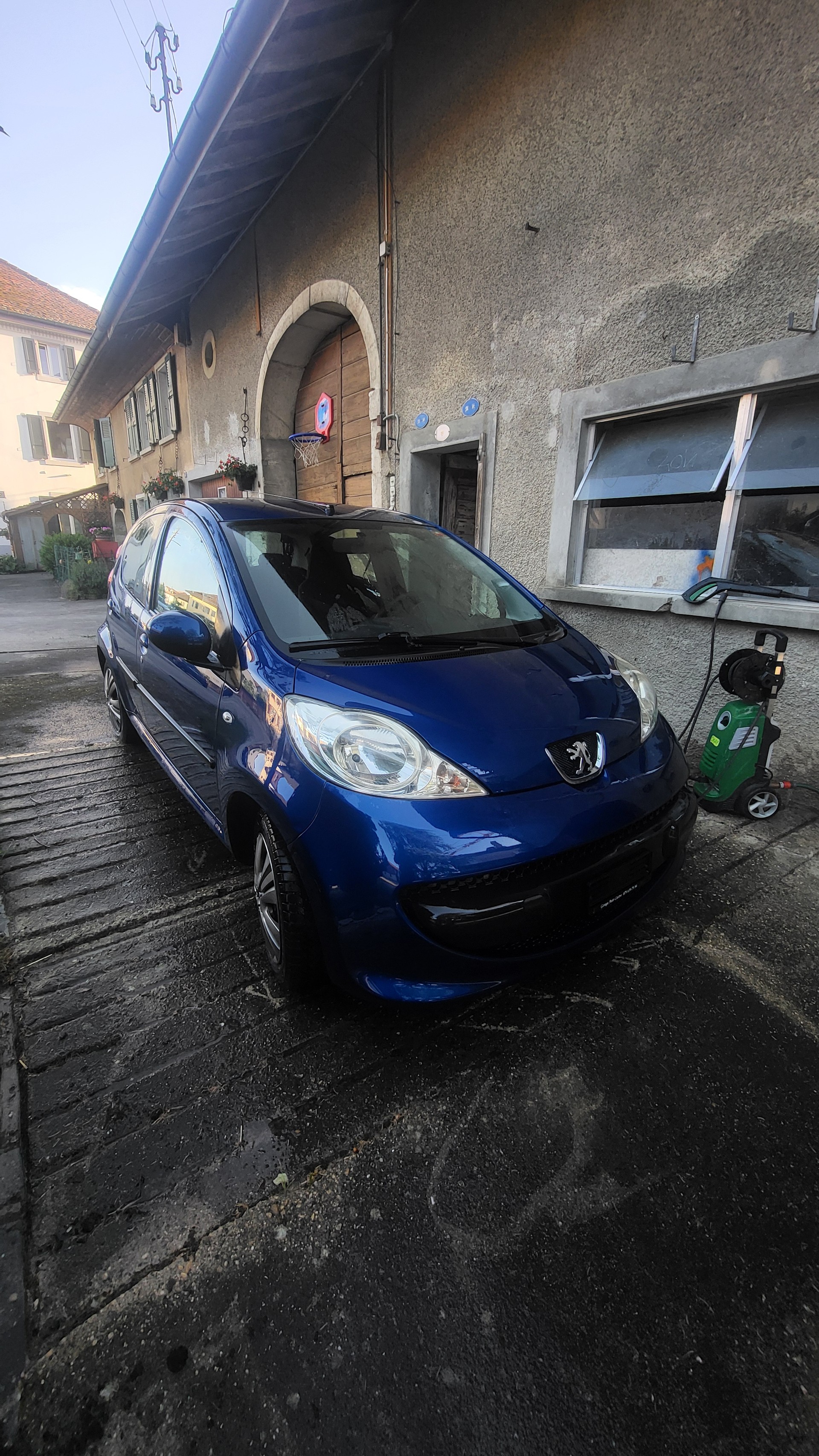 PEUGEOT 1.0 Urban-image-0