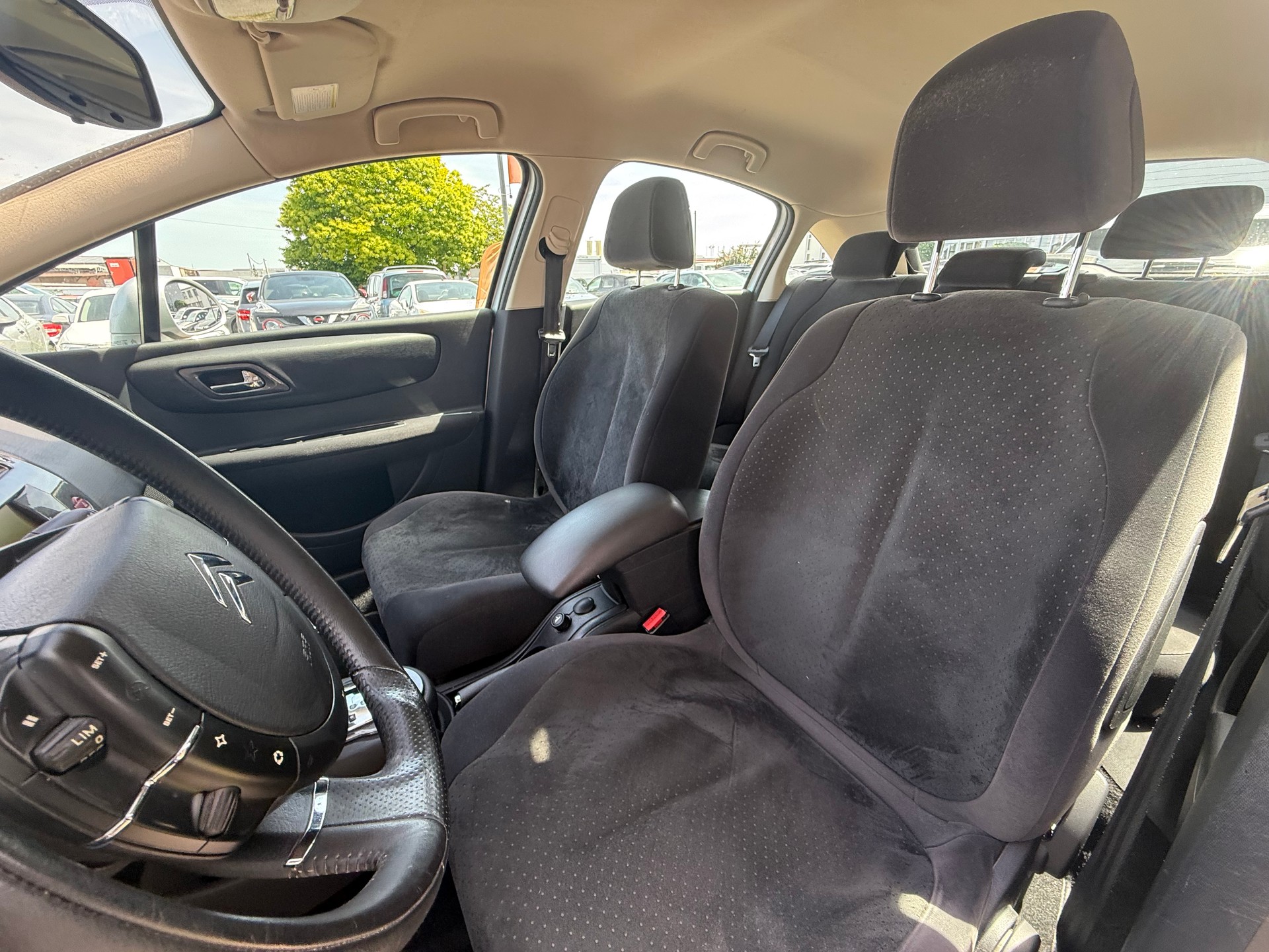 CITROEN C4 Berline 2.0i 16V Exclusive Automatic-image-1