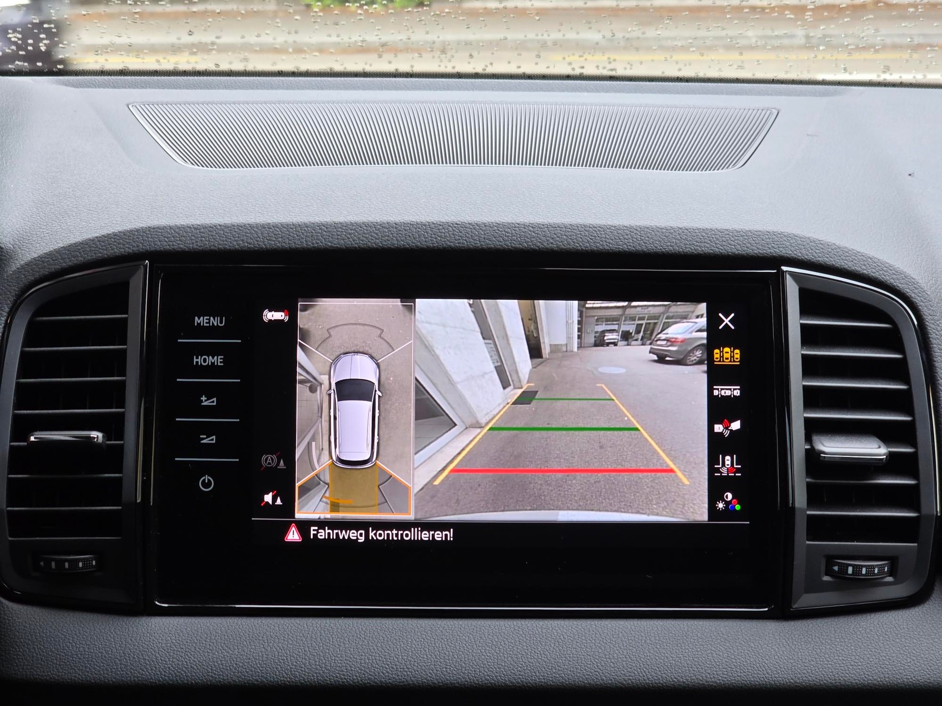 SKODA Karoq 2.0 TSI SportLine 4x4 DSG-image-6