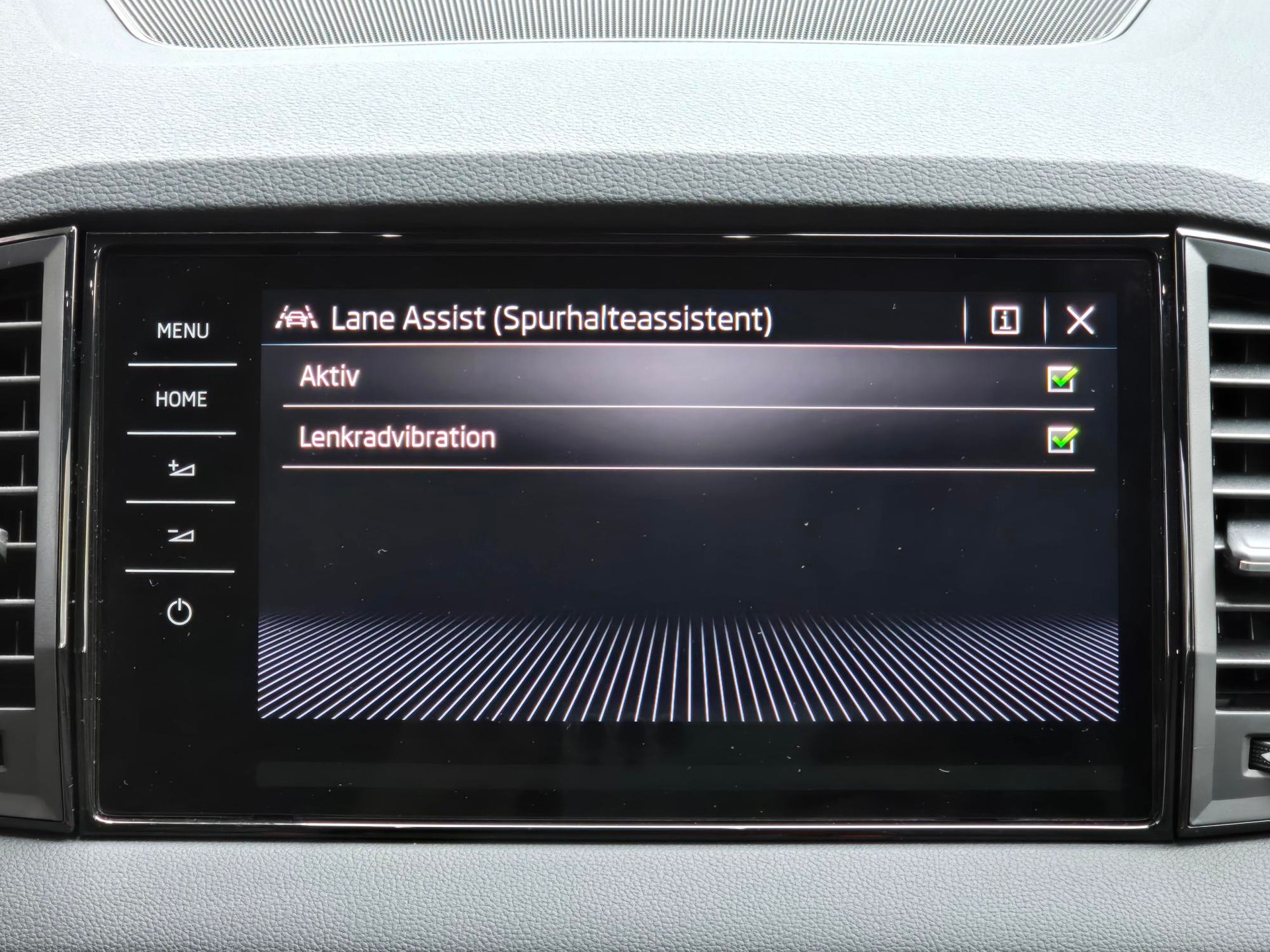 SKODA Karoq 2.0 TSI SportLine 4x4 DSG-image-9