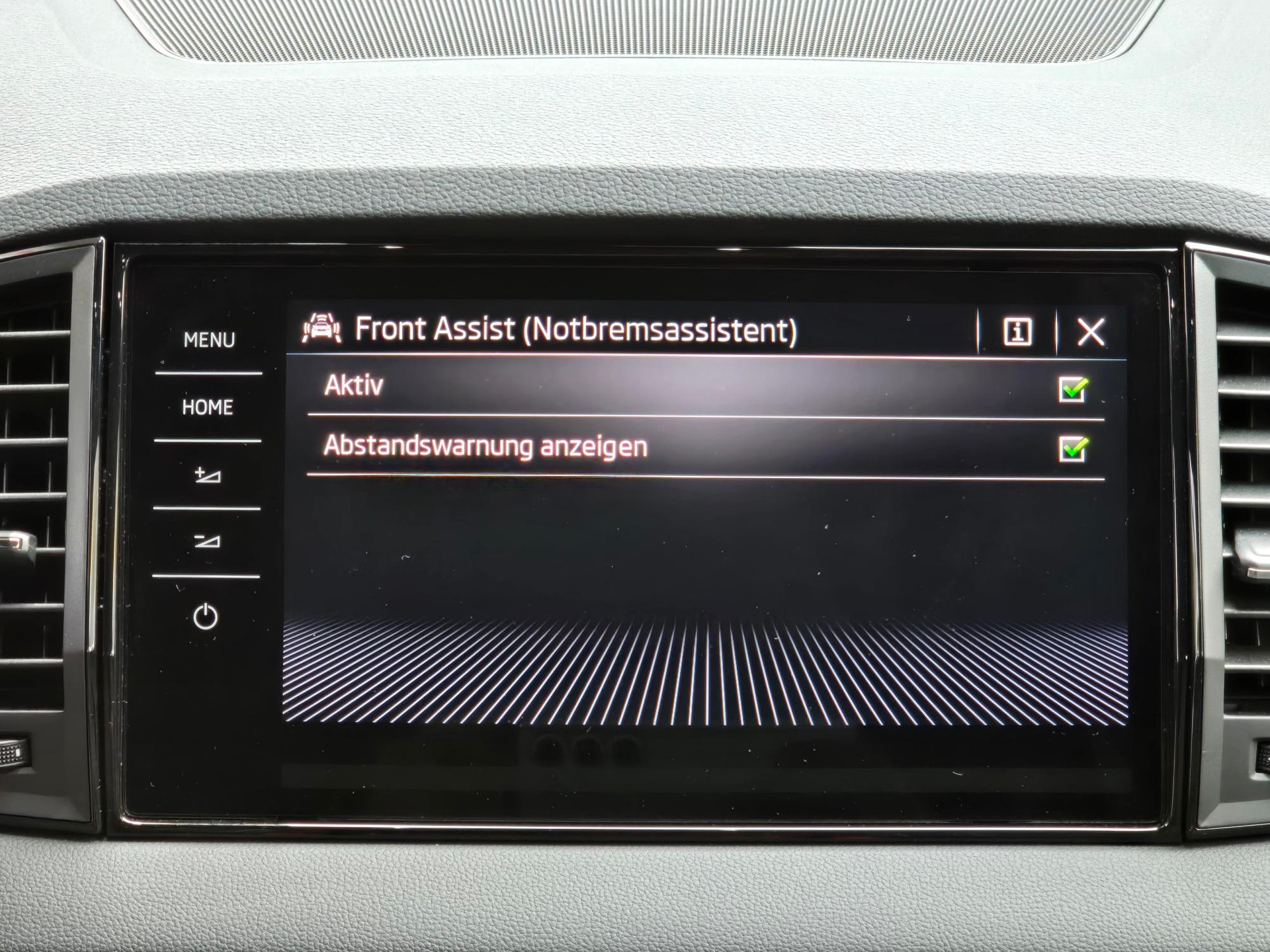SKODA Karoq 2.0 TSI SportLine 4x4 DSG-image-8