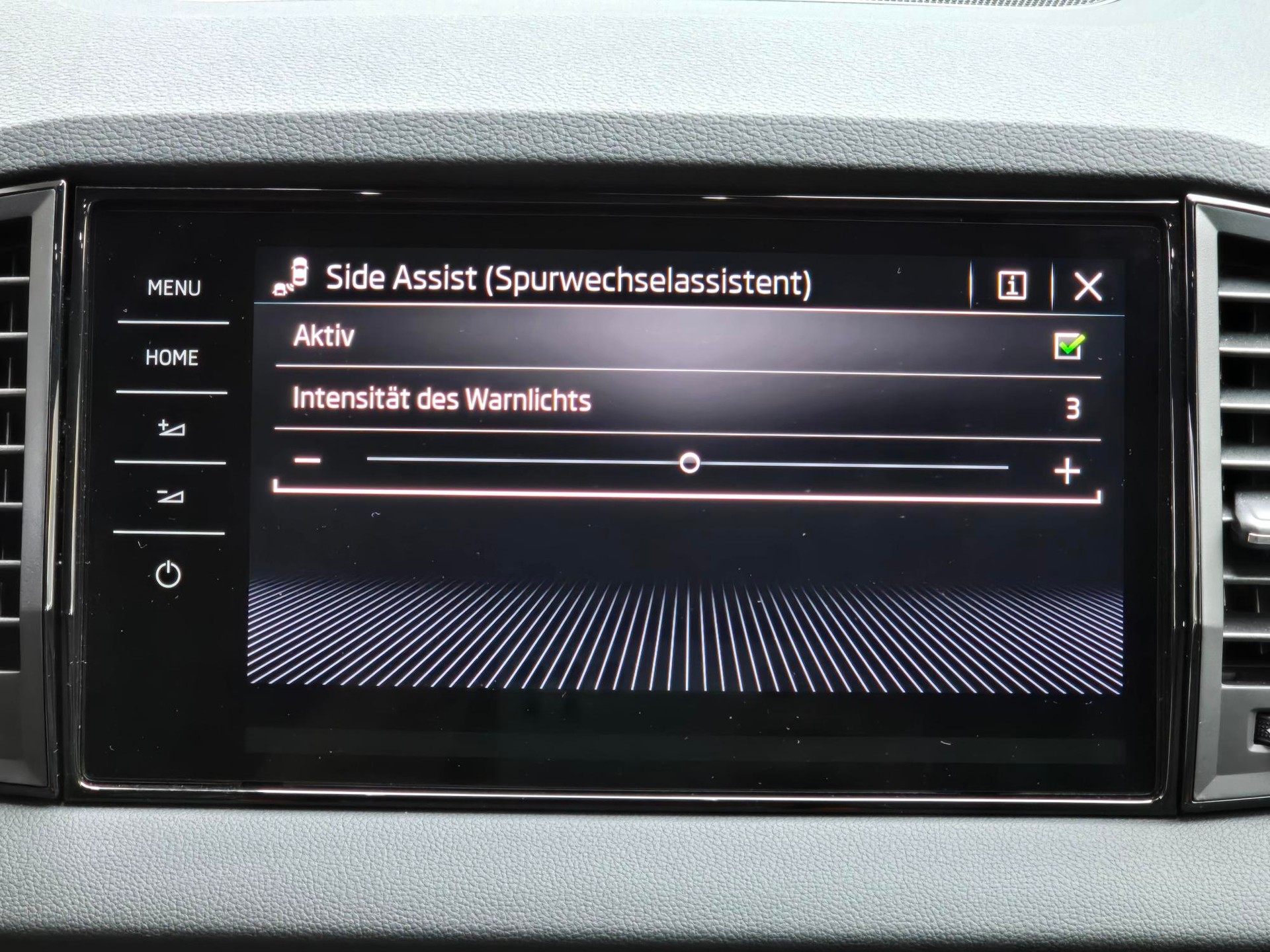 SKODA Karoq 2.0 TSI SportLine 4x4 DSG-image-10