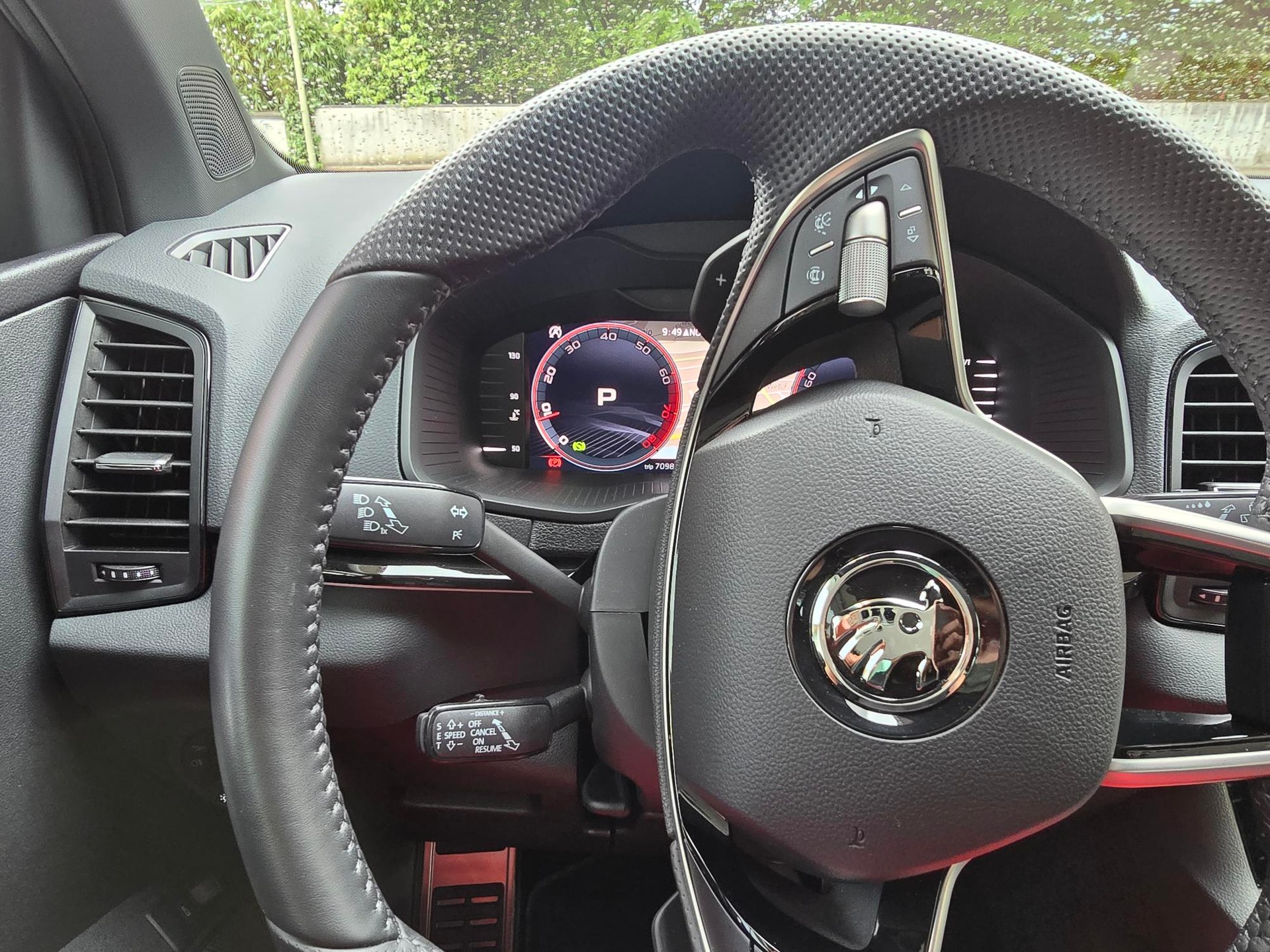 SKODA Karoq 2.0 TSI SportLine 4x4 DSG-image-12