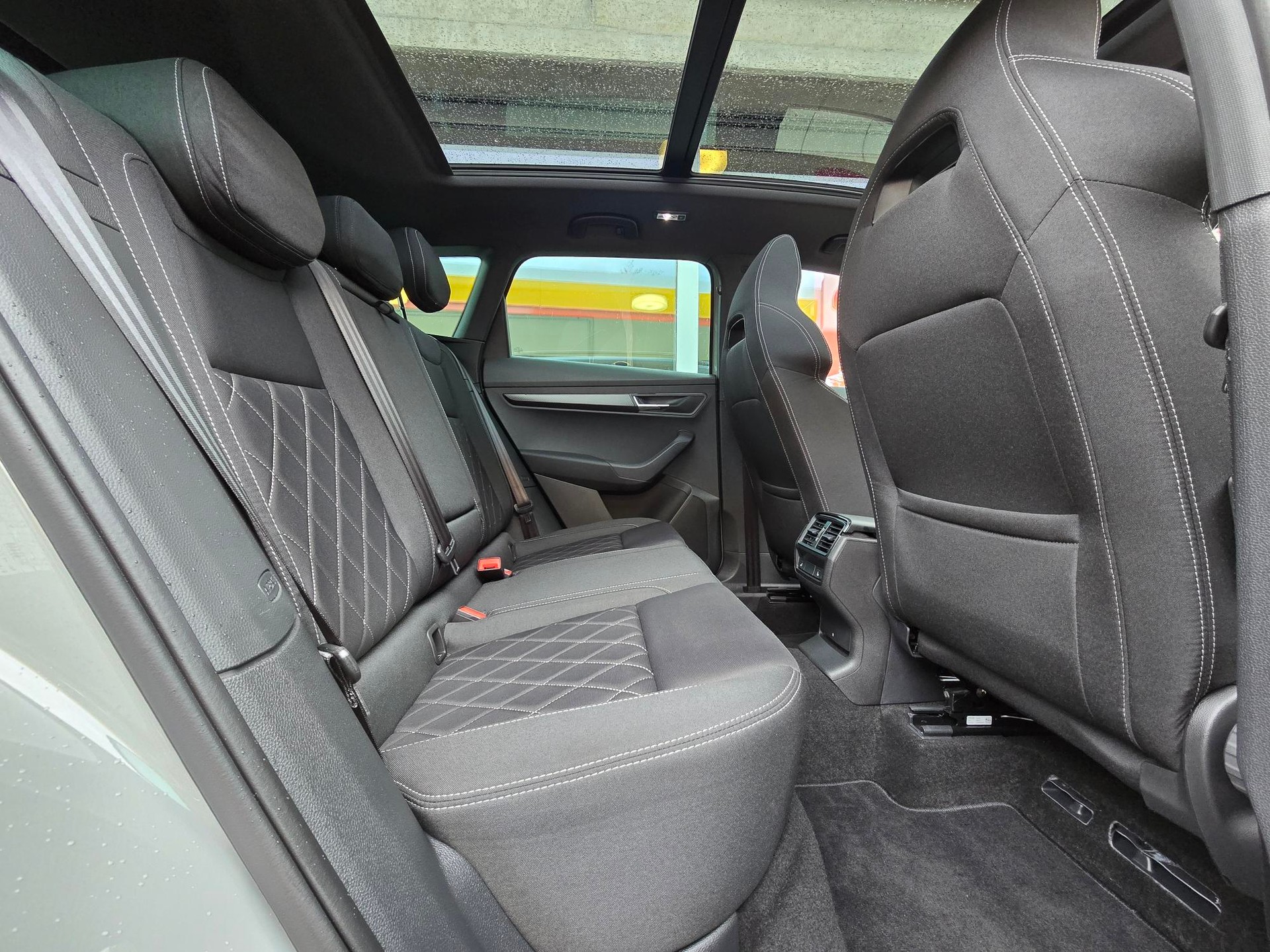 SKODA Karoq 2.0 TSI SportLine 4x4 DSG-image-17