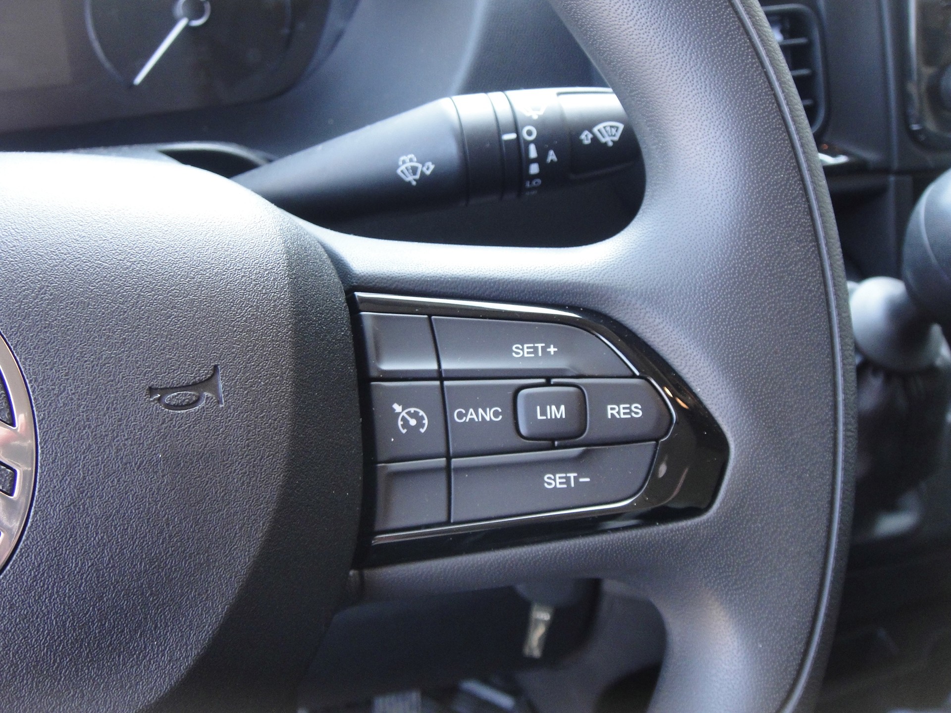 CITROEN Jumper 35 2.2 BlueHDi 140 L2H2-image-8