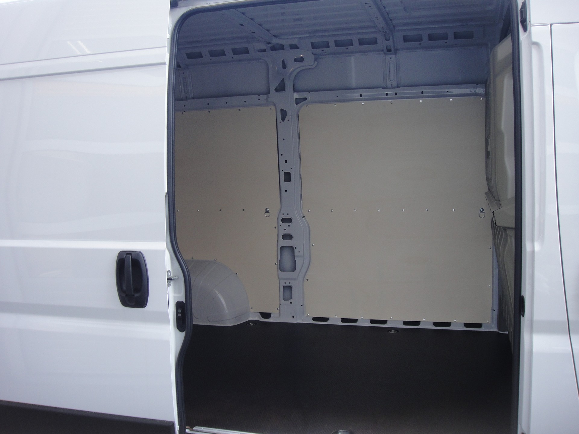 CITROEN Jumper 35 2.2 BlueHDi 140 L2H2-image-4