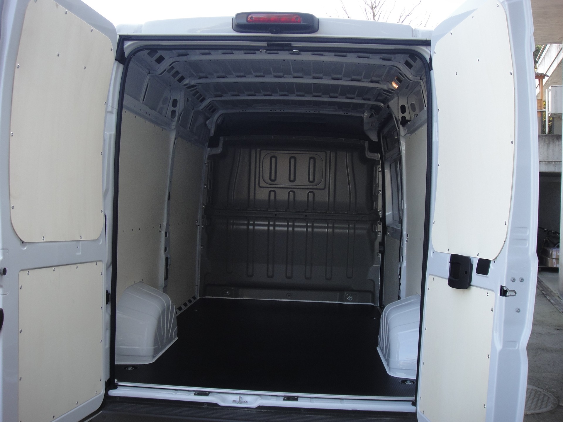 CITROEN Jumper 35 2.2 BlueHDi 140 L2H2-image-2