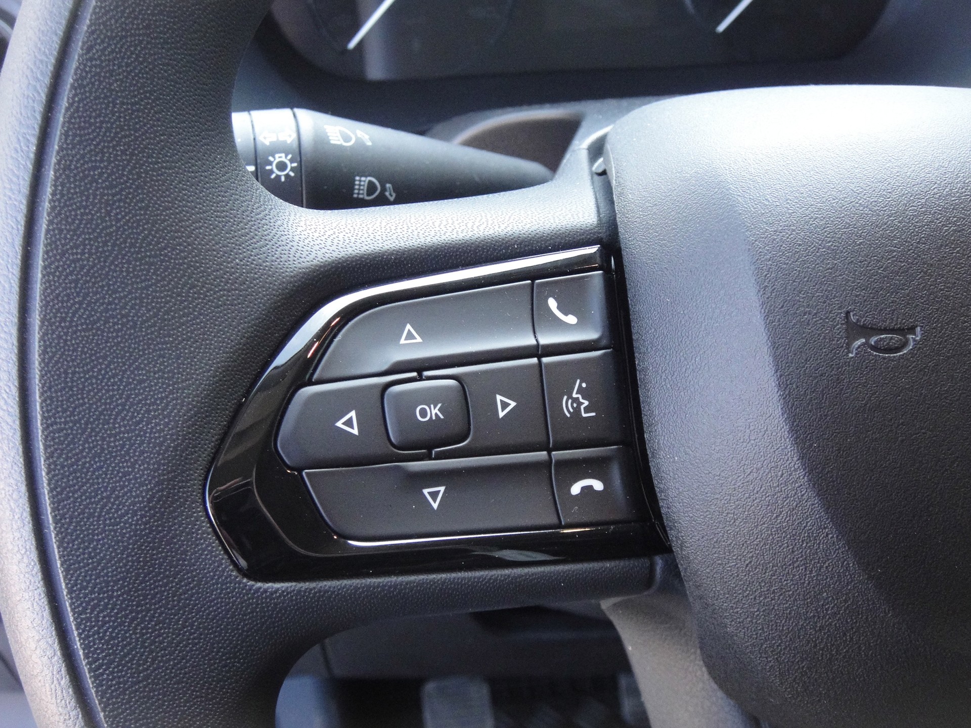 CITROEN Jumper 35 2.2 BlueHDi 140 L2H2-image-7