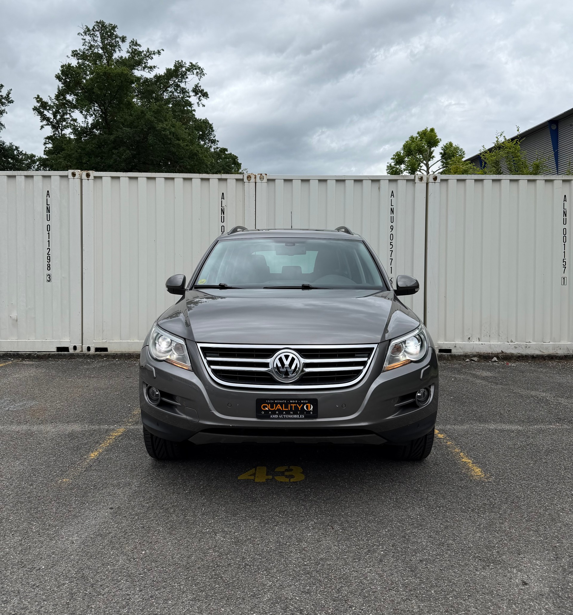 VW Tiguan 2.0 TSI Track&Field Tiptronic-image-1