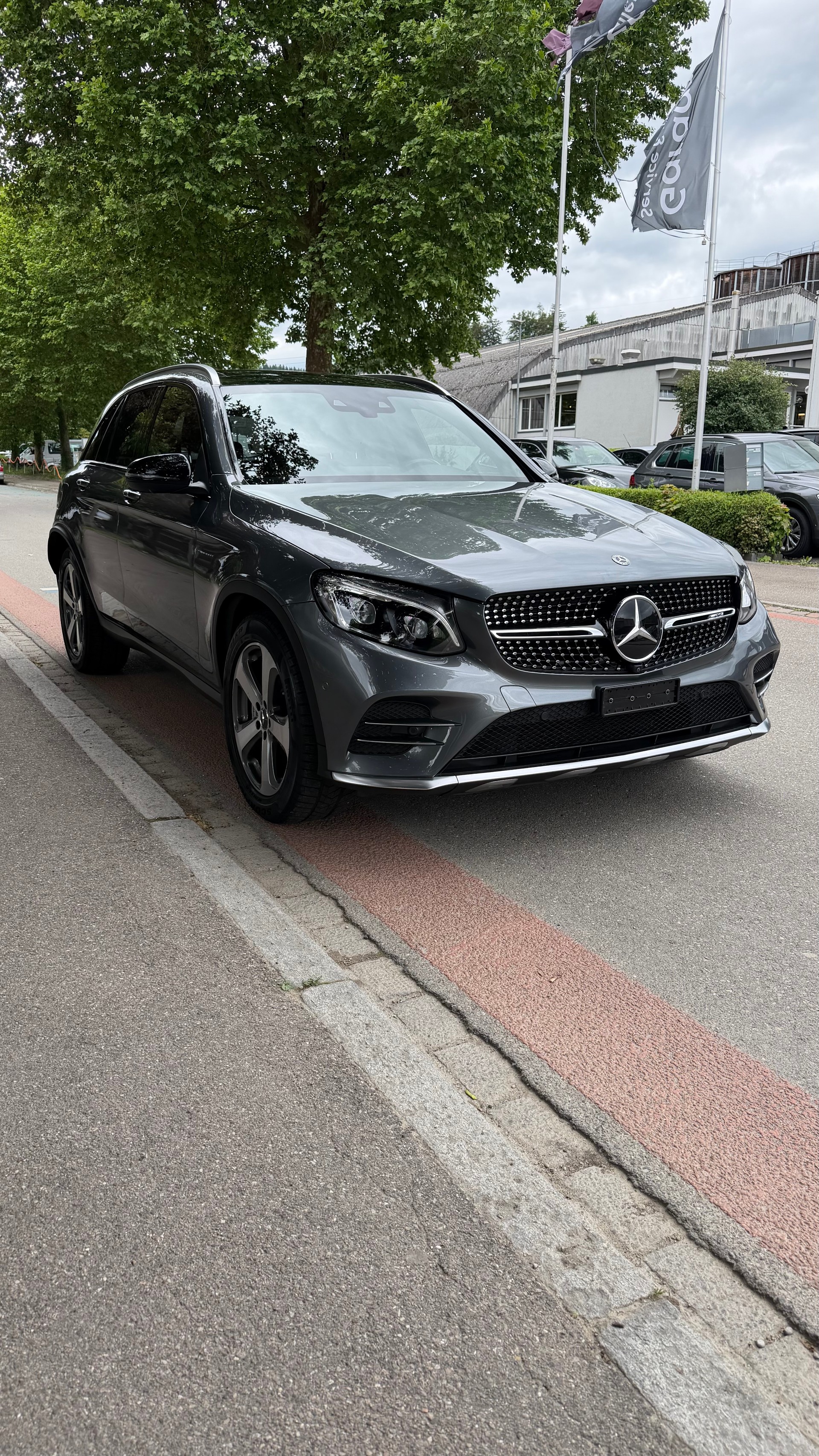 MERCEDES-BENZ GLC 43 AMG 4Matic 9G-Tronic-image-2
