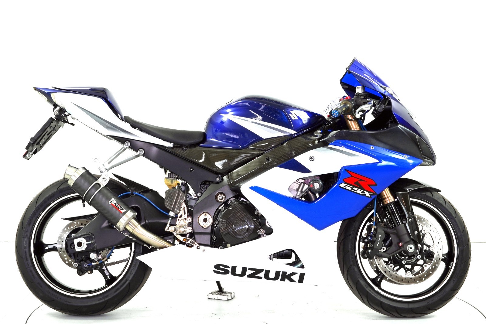 SUZUKI GSX-R 1000-showroom-element-3