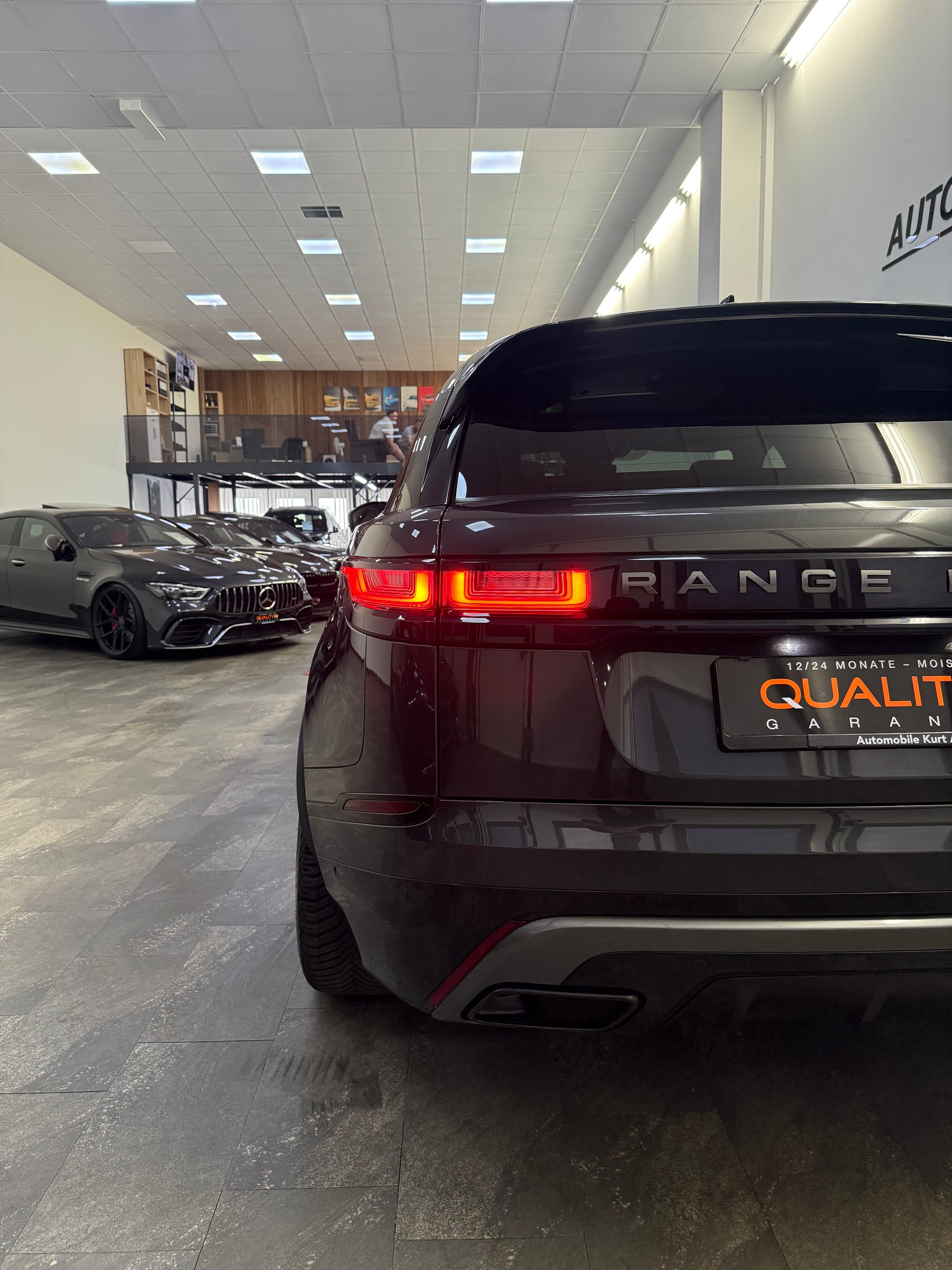 LAND ROVER Range Rover Velar R-Dynamic D 300 S Automatic-image-7