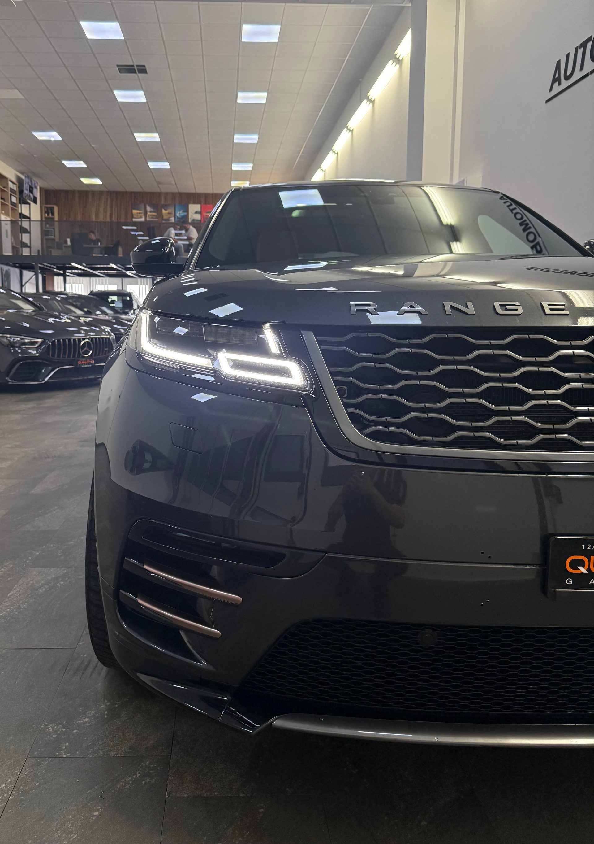 LAND ROVER Range Rover Velar R-Dynamic D 300 S Automatic-image-6