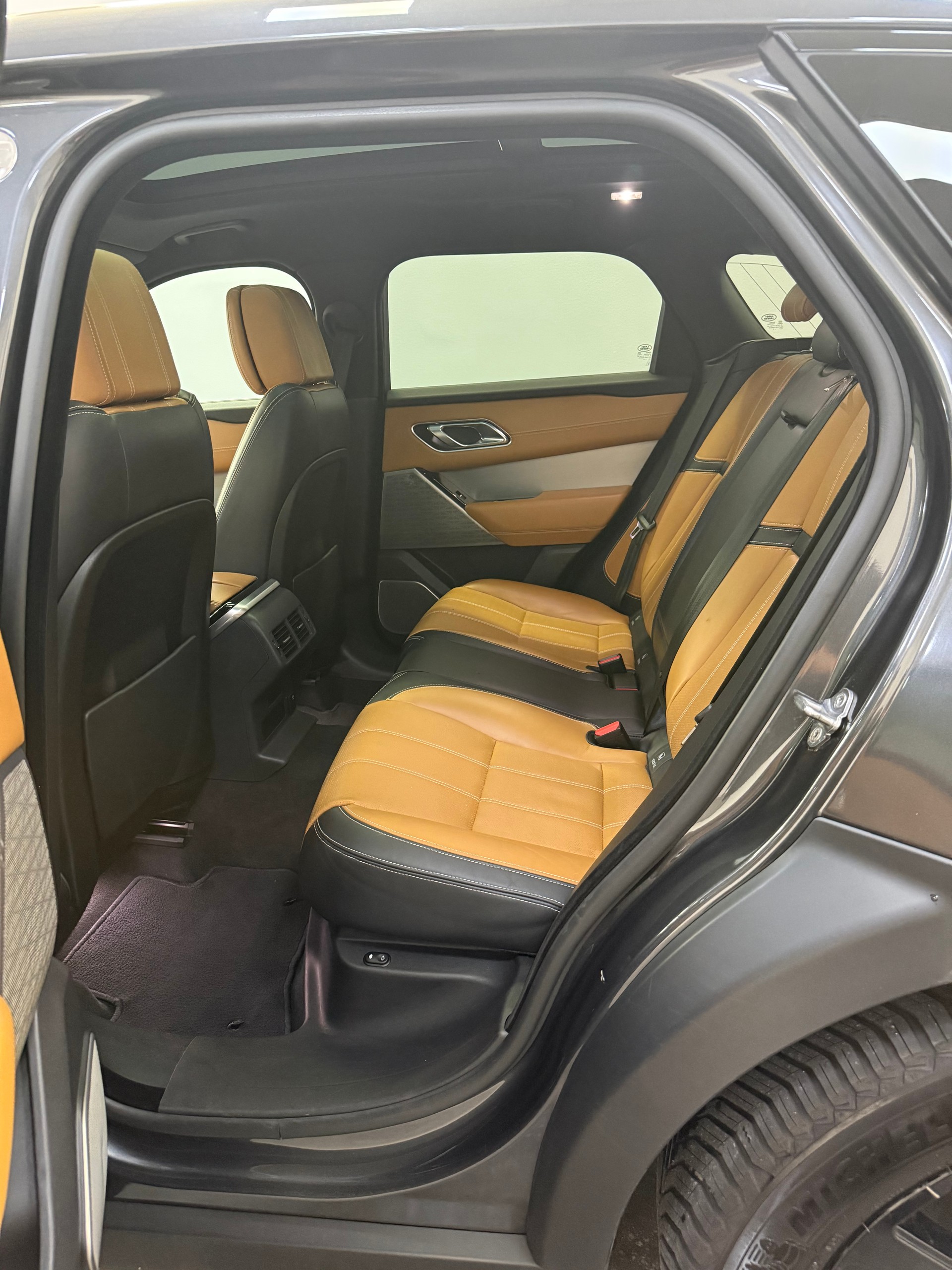 LAND ROVER Range Rover Velar R-Dynamic D 300 S Automatic-image-14