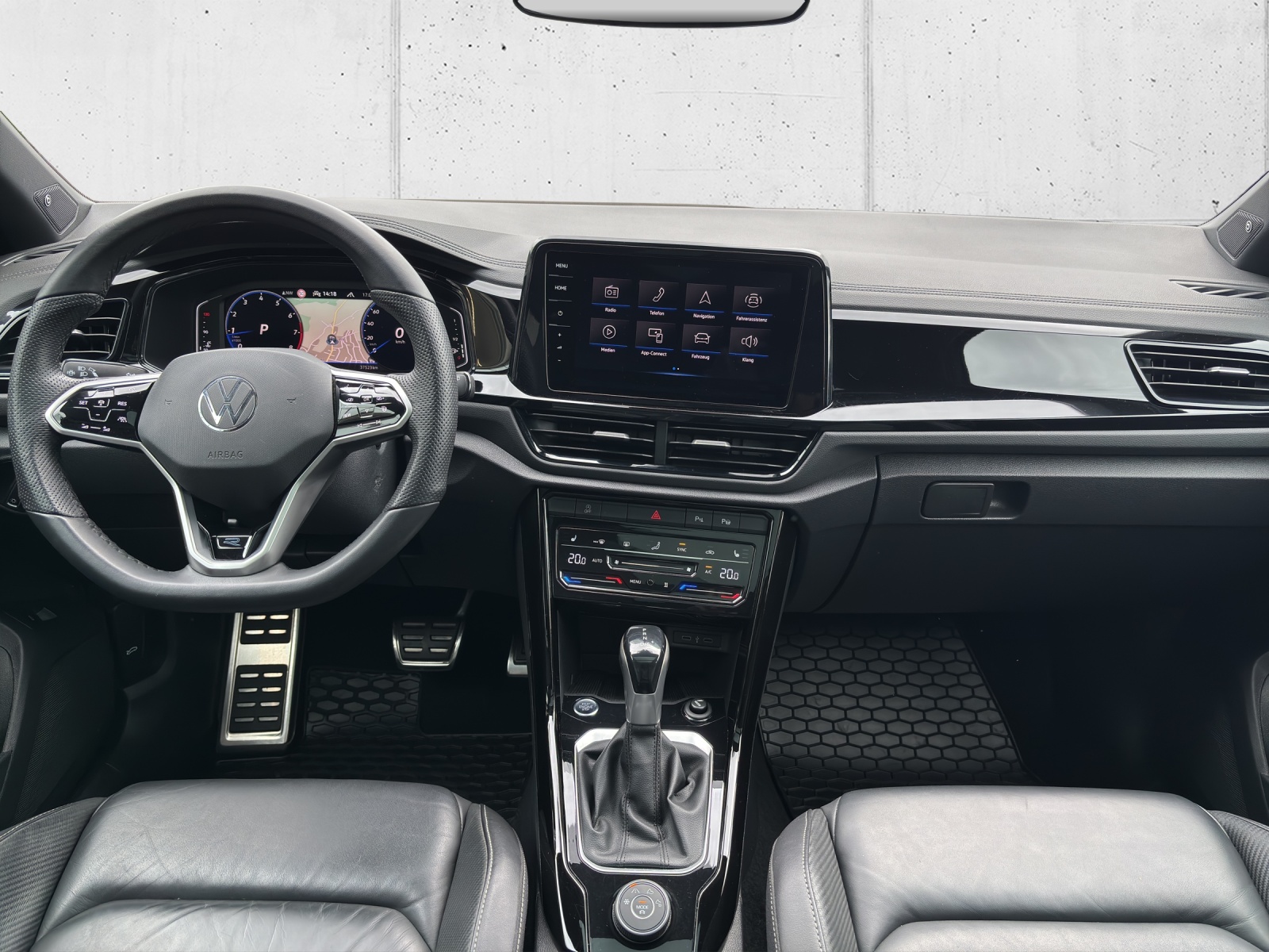 VW New T-Roc 2.0 TSI R-Line DSG 4Motion mit AHK, Standheizung, Panorama-Ausstell-/Schiebedach & fortl. Werksgarantie-image-12
