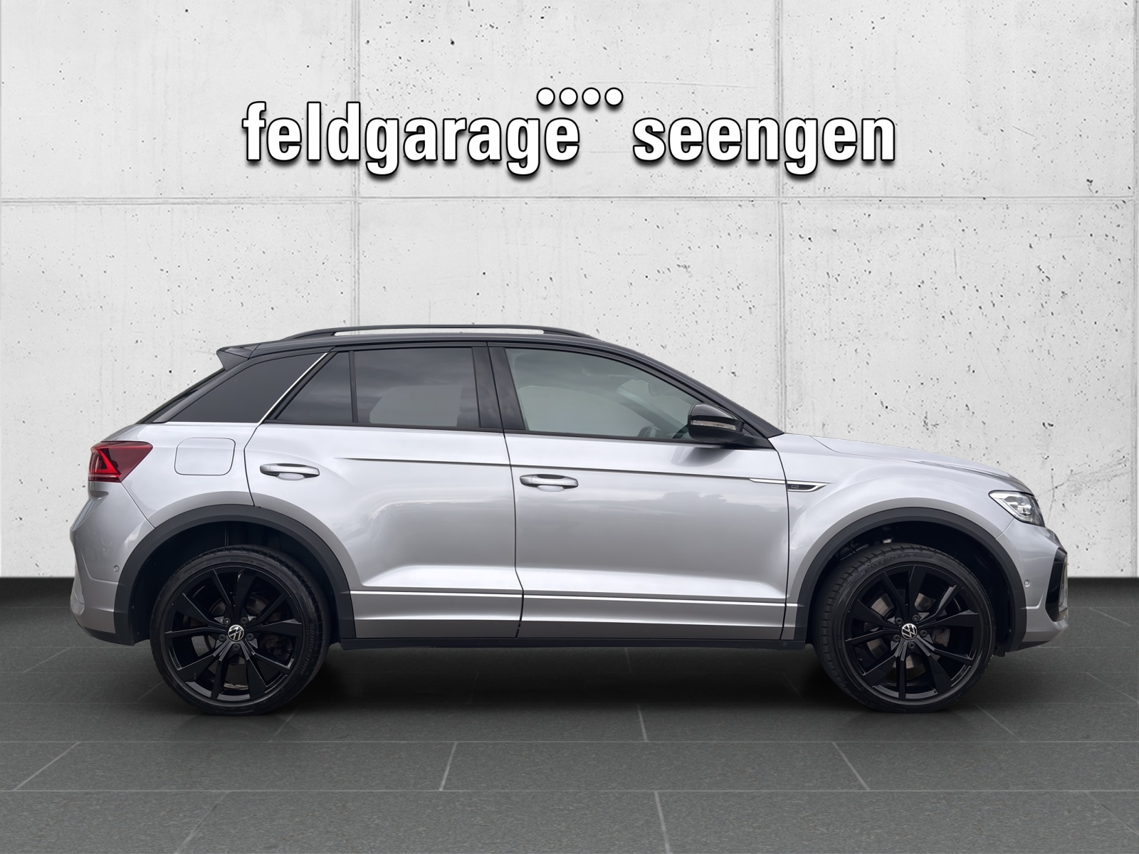 VW New T-Roc 2.0 TSI R-Line DSG 4Motion mit AHK, Standheizung, Panorama-Ausstell-/Schiebedach & fortl. Werksgarantie-image-3