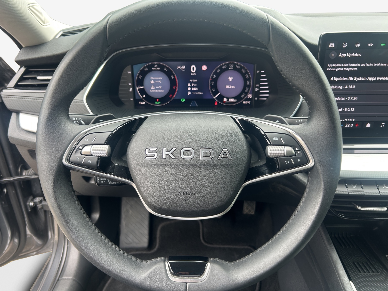 SKODA Octavia Combi 1.5 TSI mHEV DSG Dynamic-image-9