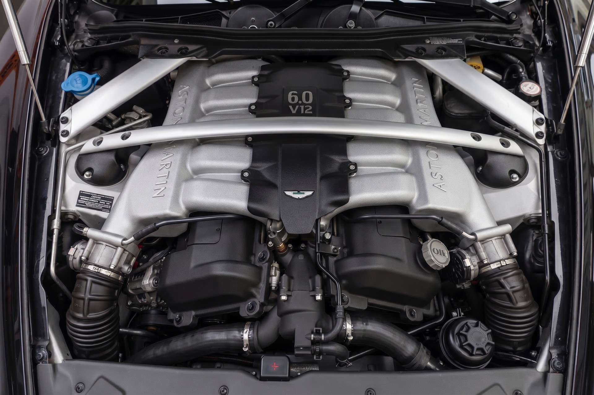 ASTON MARTIN DB9 Volante Touchtronic 2-image-20