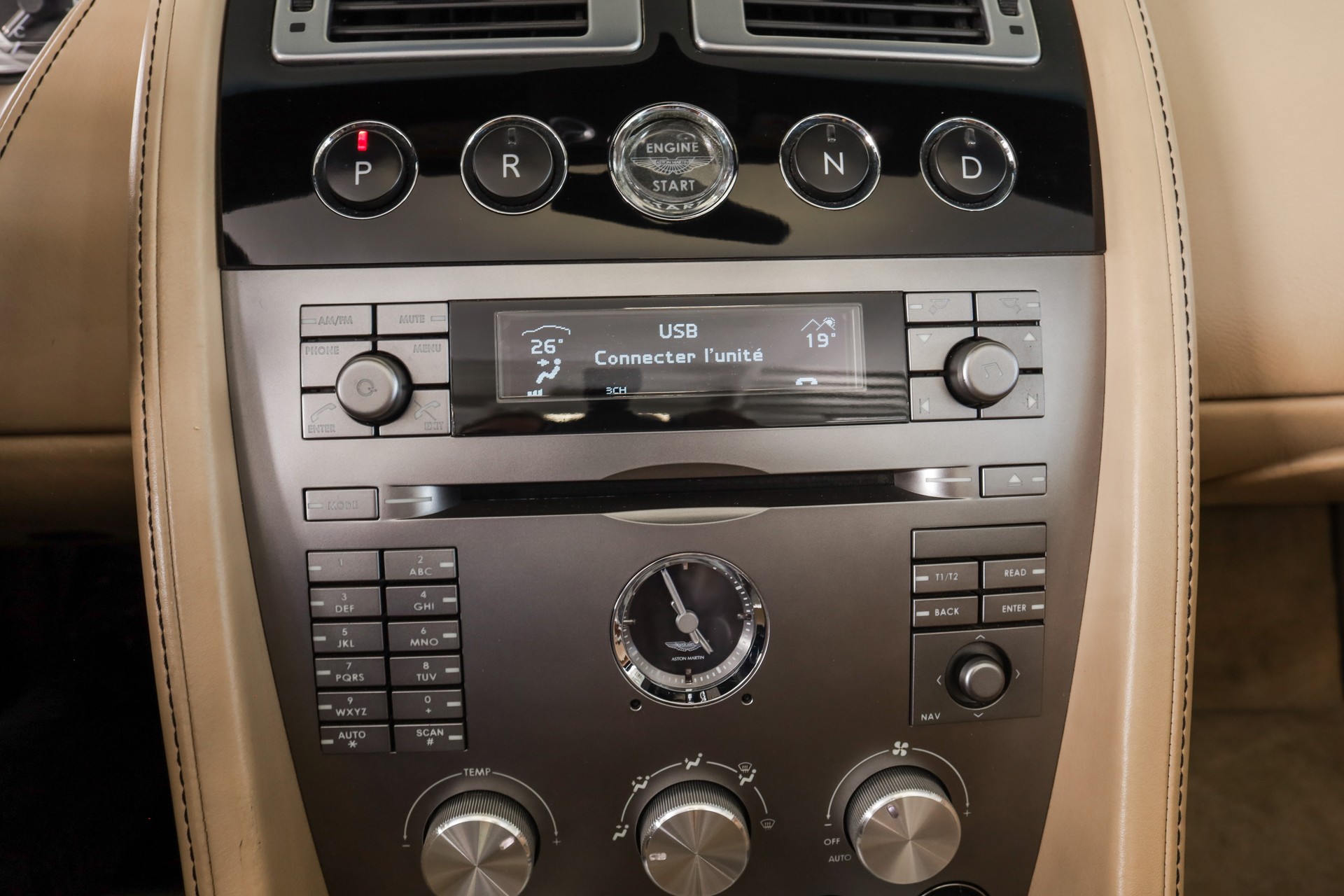 ASTON MARTIN DB9 Volante Touchtronic 2-image-18