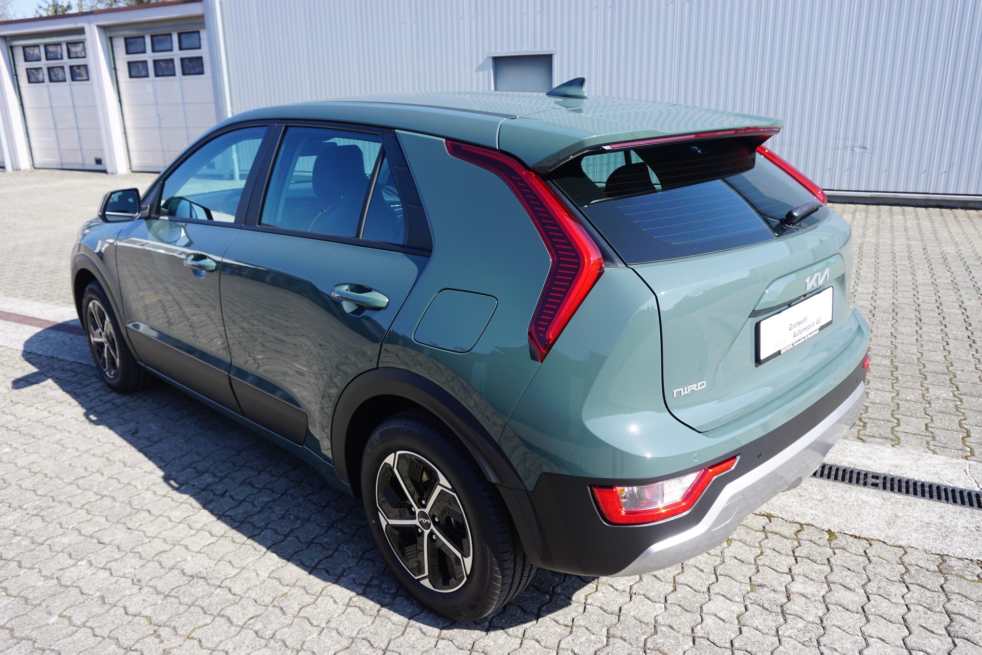 KIA Niro 1.6 GDi Hybrid-image-3