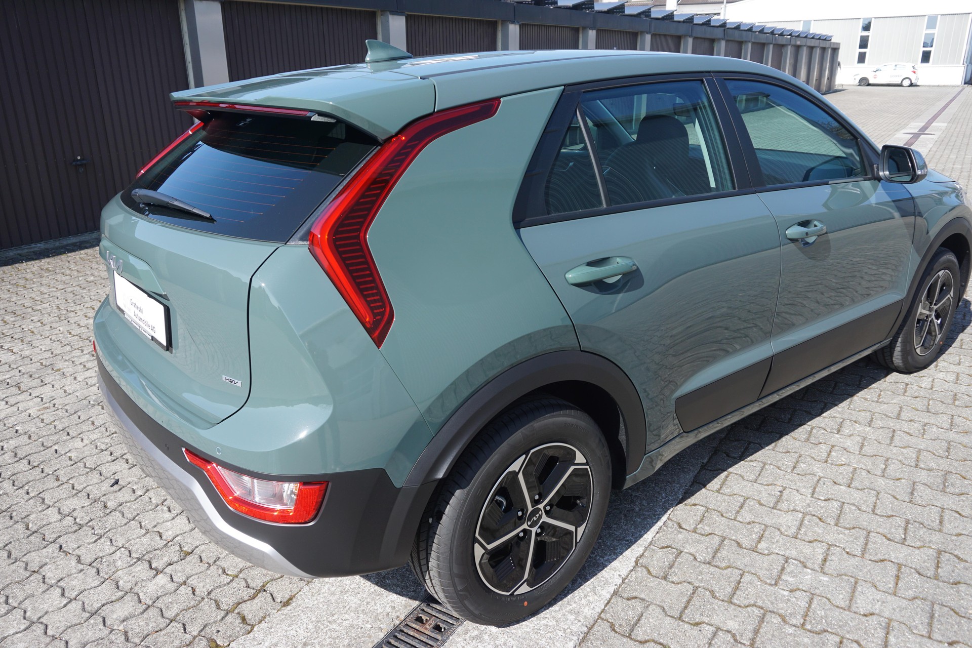 KIA Niro 1.6 GDi Hybrid-image-4