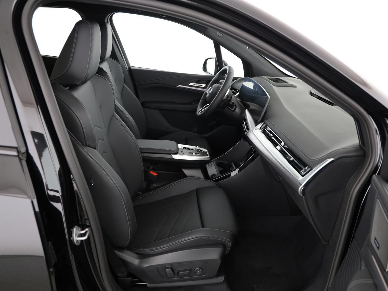 BMW 230e xDrive paddles Active Tourer-image-18
