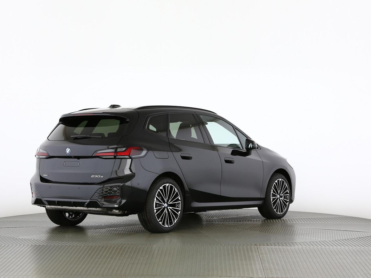 BMW 230e xDrive paddles Active Tourer-image-4