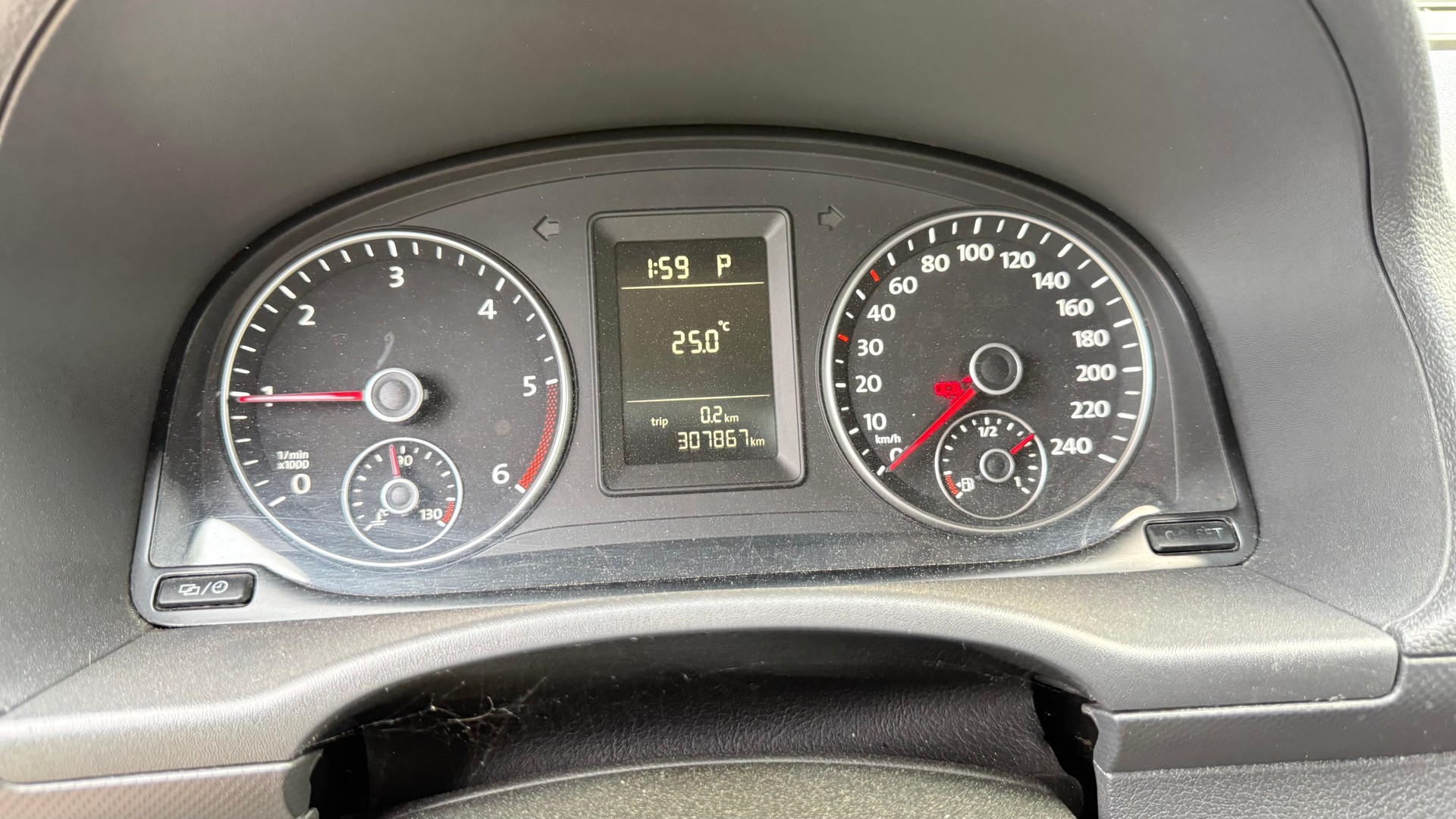 VW Caddy Maxi 1.6 TDI DSG-image-8