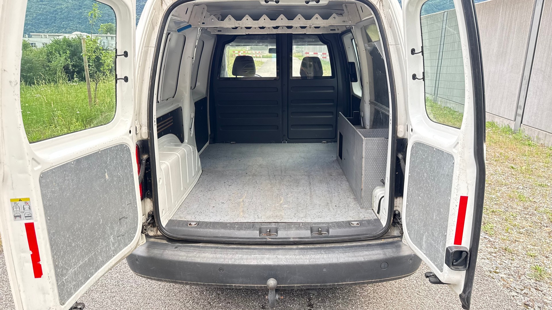 VW Caddy Maxi 1.6 TDI DSG-image-5