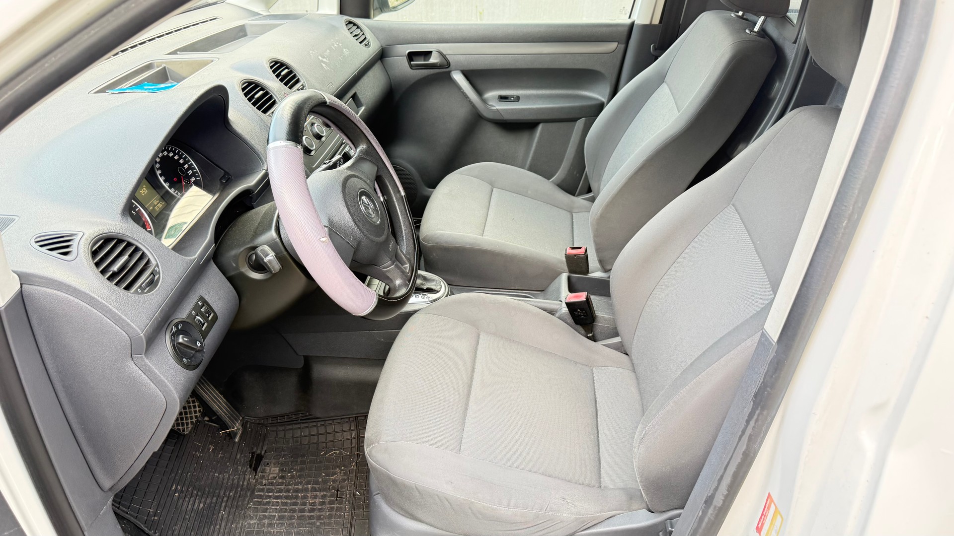 VW Caddy Maxi 1.6 TDI DSG-image-6