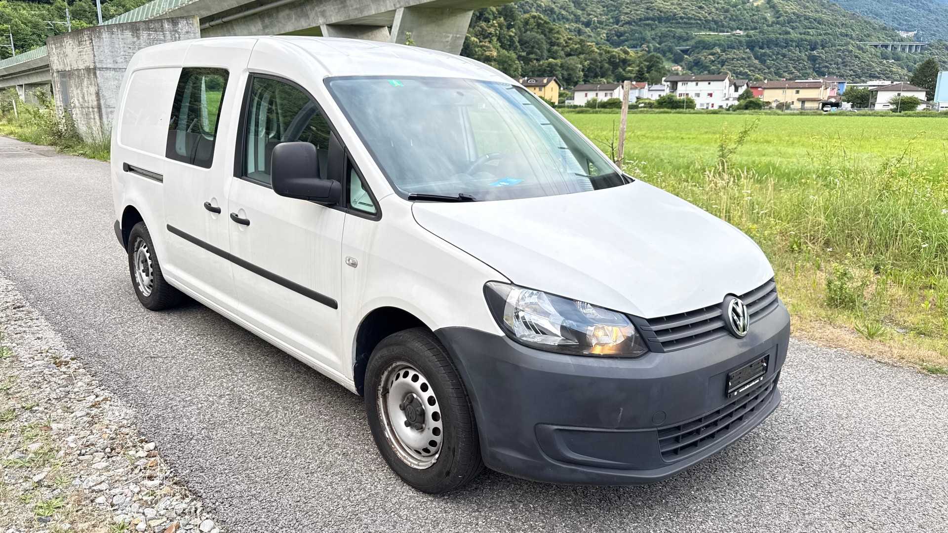VW Caddy Maxi 1.6 TDI DSG-image-1