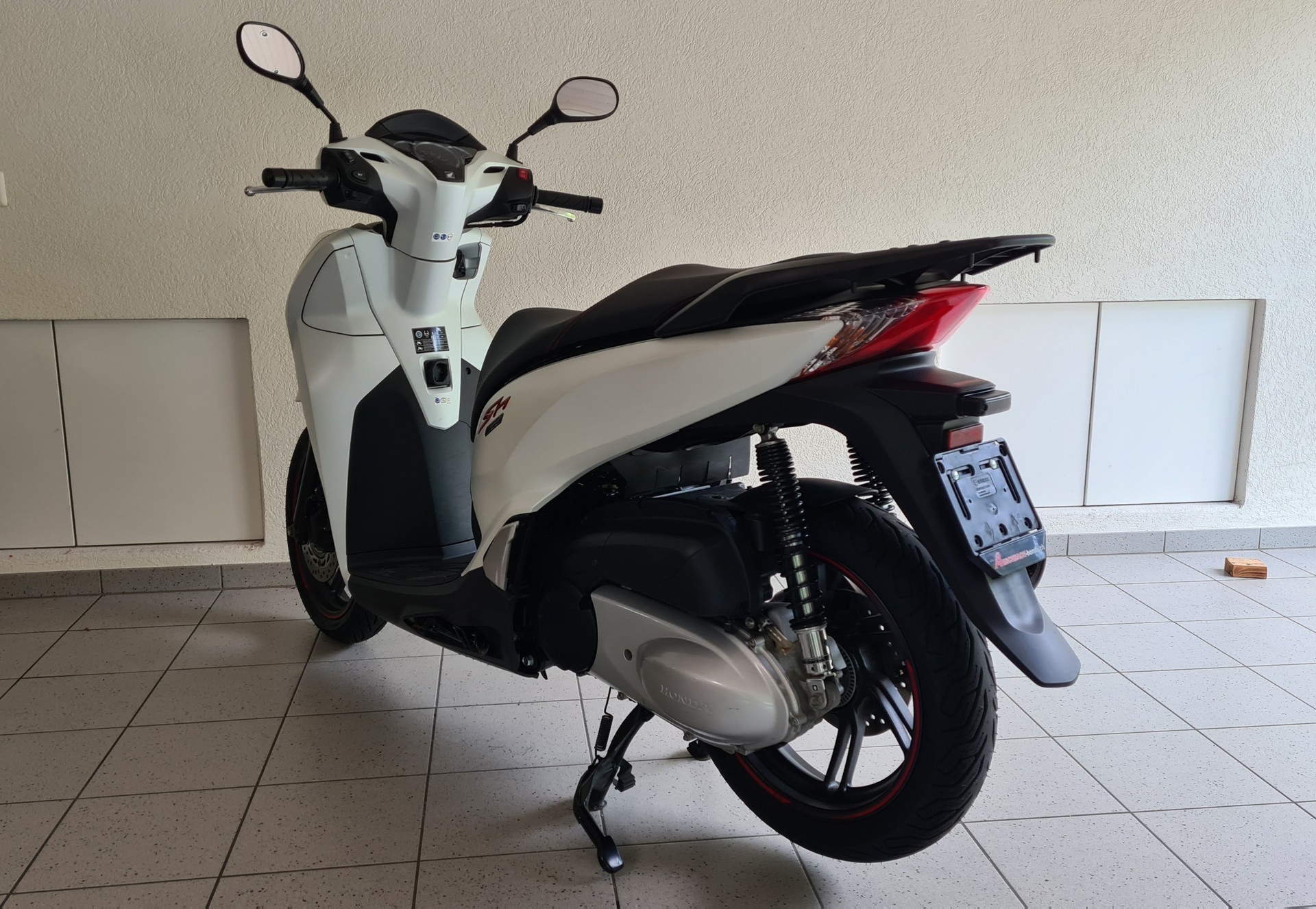 HONDA SH 300 i ABS-image-4