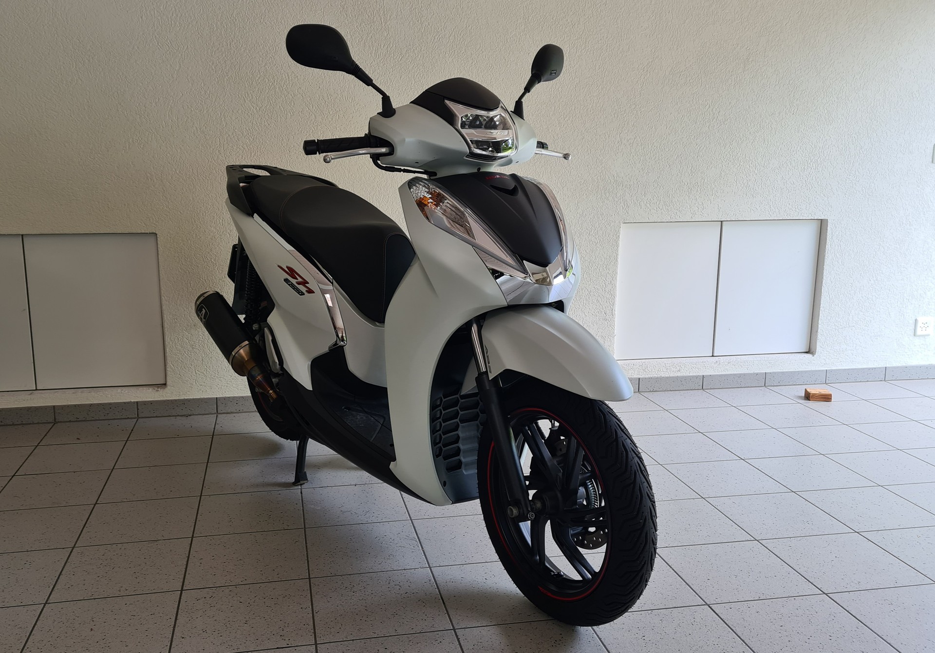 HONDA SH 300 i ABS-image-1