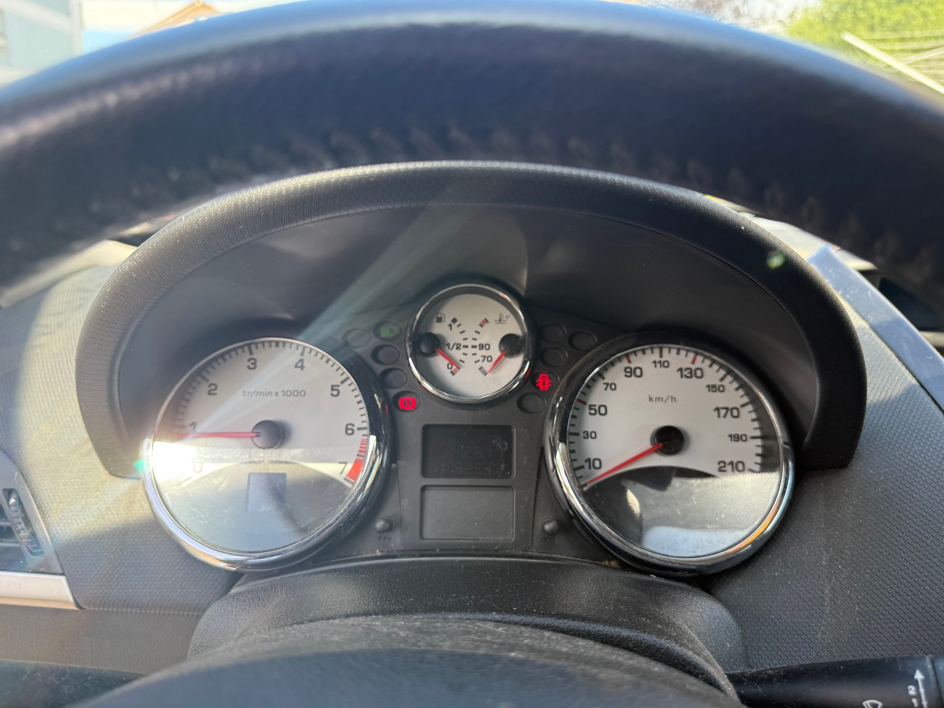 PEUGEOT 207 1.6 16V Sport Automatic-image-13