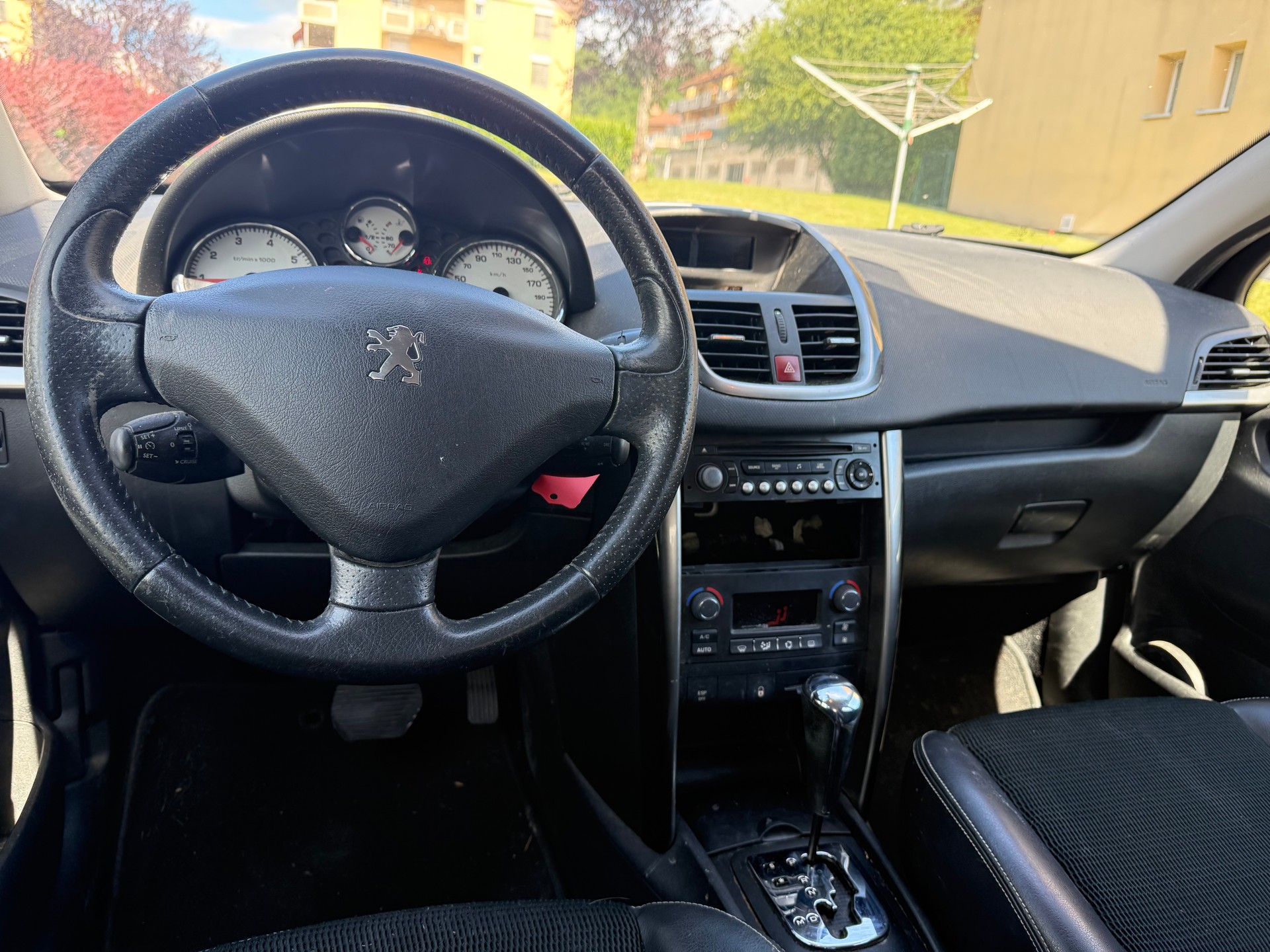PEUGEOT 207 1.6 16V Sport Automatic-image-10