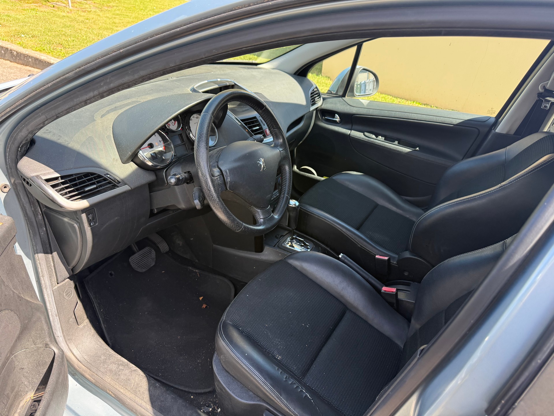 PEUGEOT 207 1.6 16V Sport Automatic-image-11