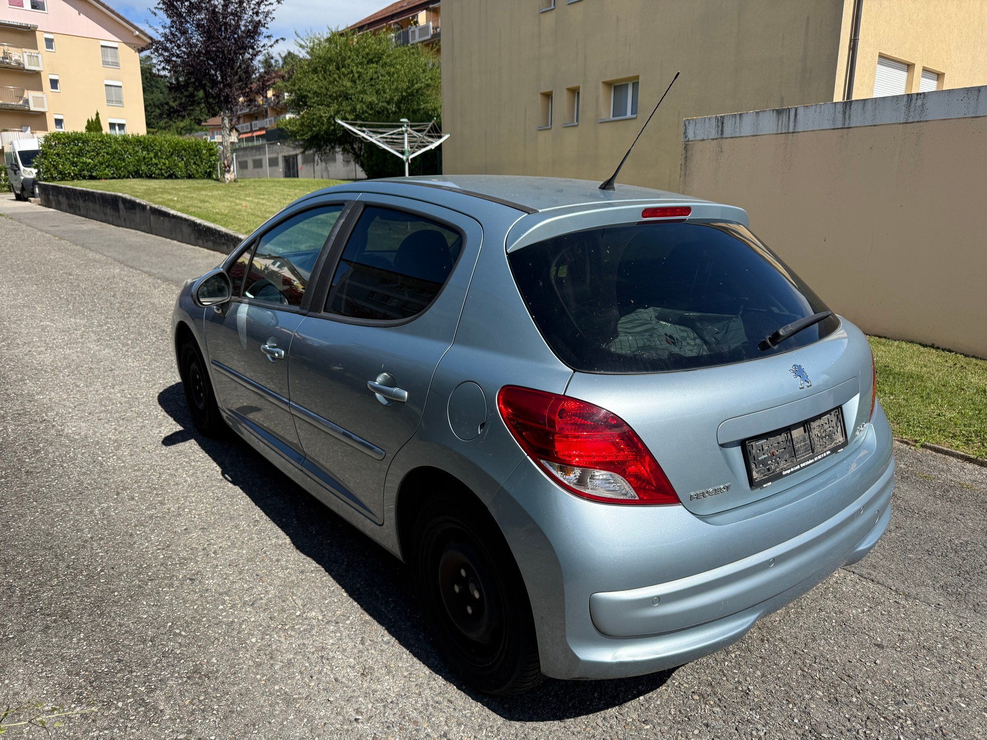 PEUGEOT 207 1.6 16V Sport Automatic-image-2