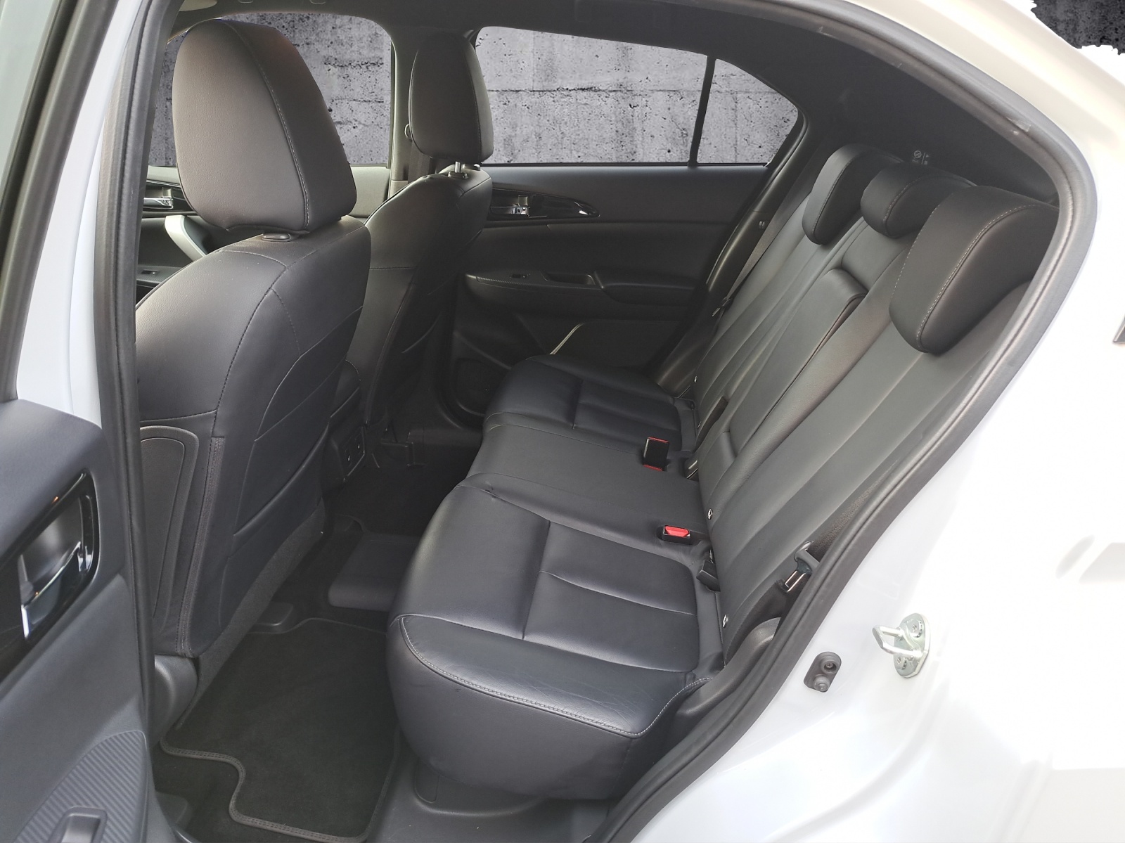 MITSUBISHI Eclipse Cross 2.4 PHEV Instyle 4x4-image-14