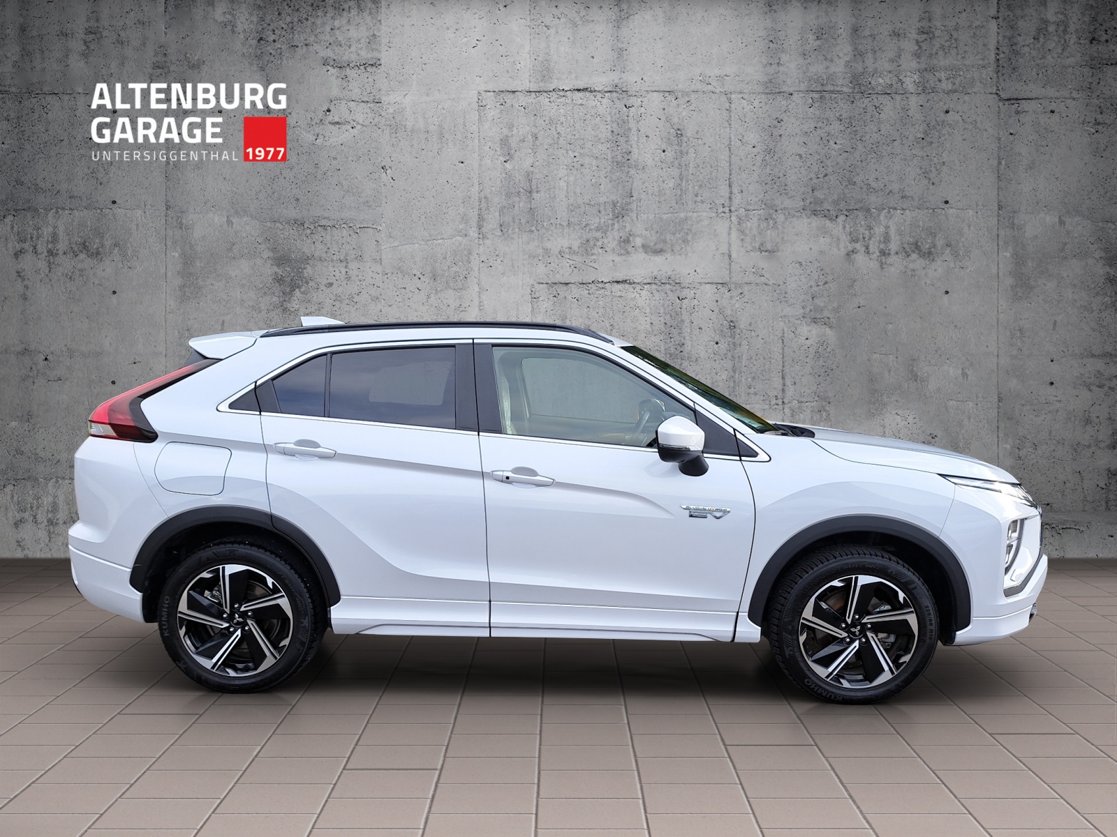 MITSUBISHI Eclipse Cross 2.4 PHEV Instyle 4x4-image-5