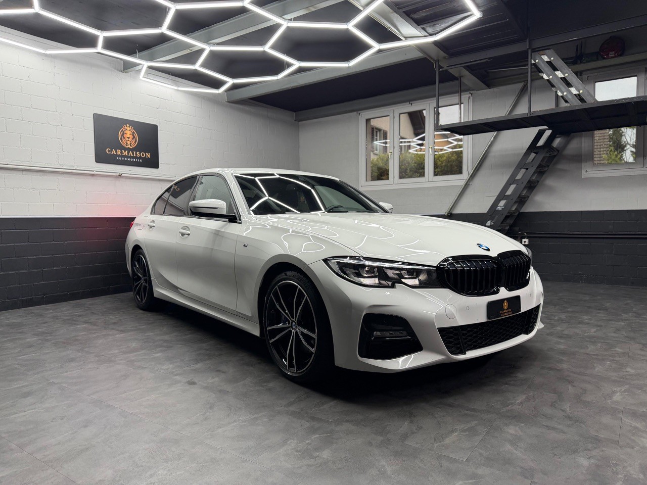 BMW 320d xDrive 48V Pure M Sport-image-0