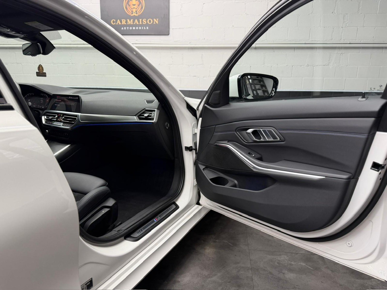 BMW 320d xDrive 48V Pure M Sport-image-25
