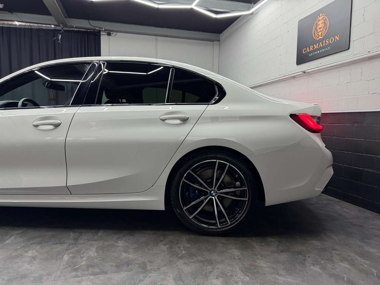 BMW 320d xDrive 48V Pure M Sport-image-4