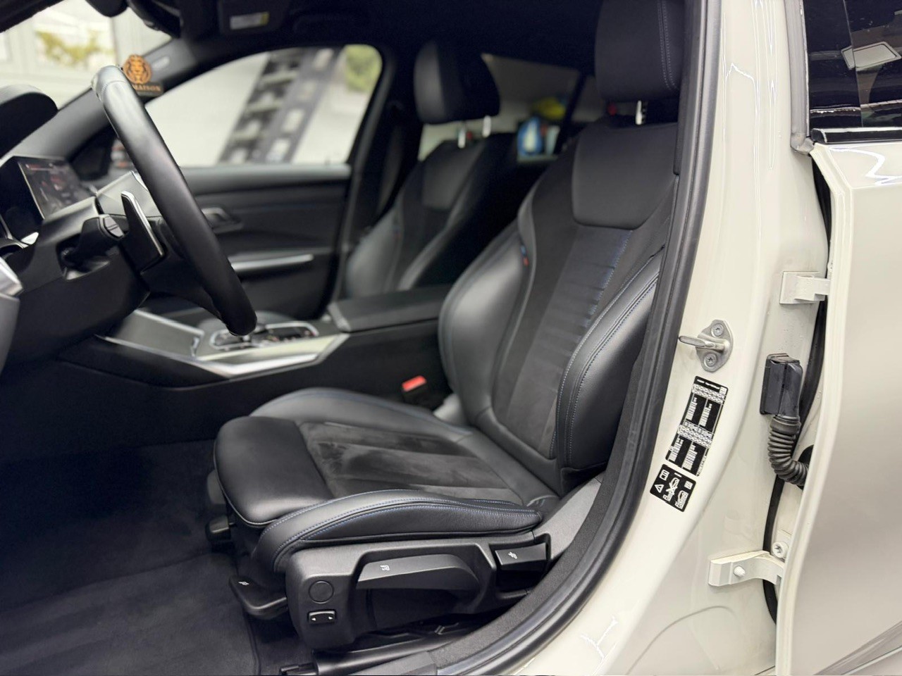 BMW 320d xDrive 48V Pure M Sport-image-19