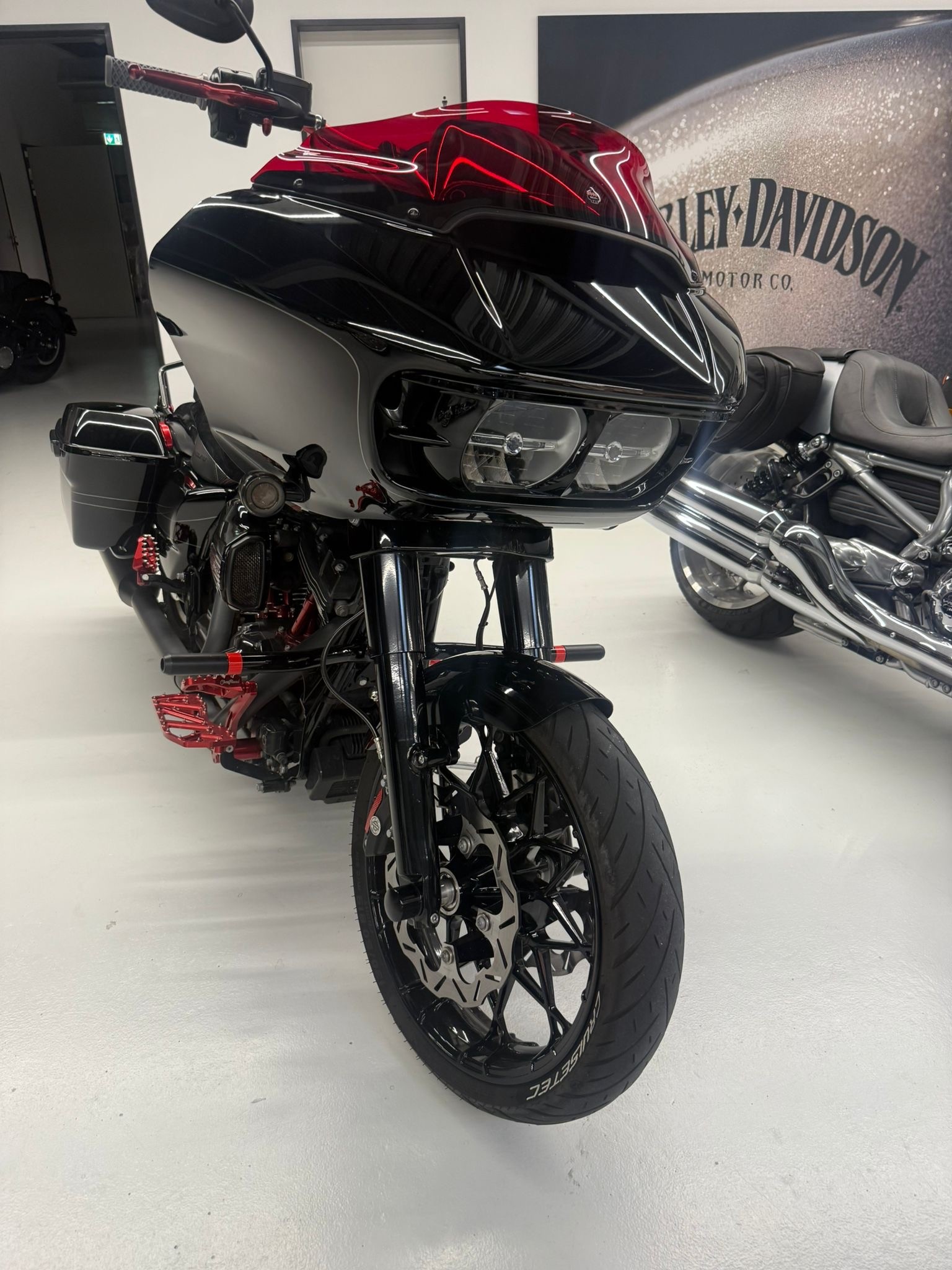 HARLEY-DAVIDSON Road Glide Special-showroom-element-1