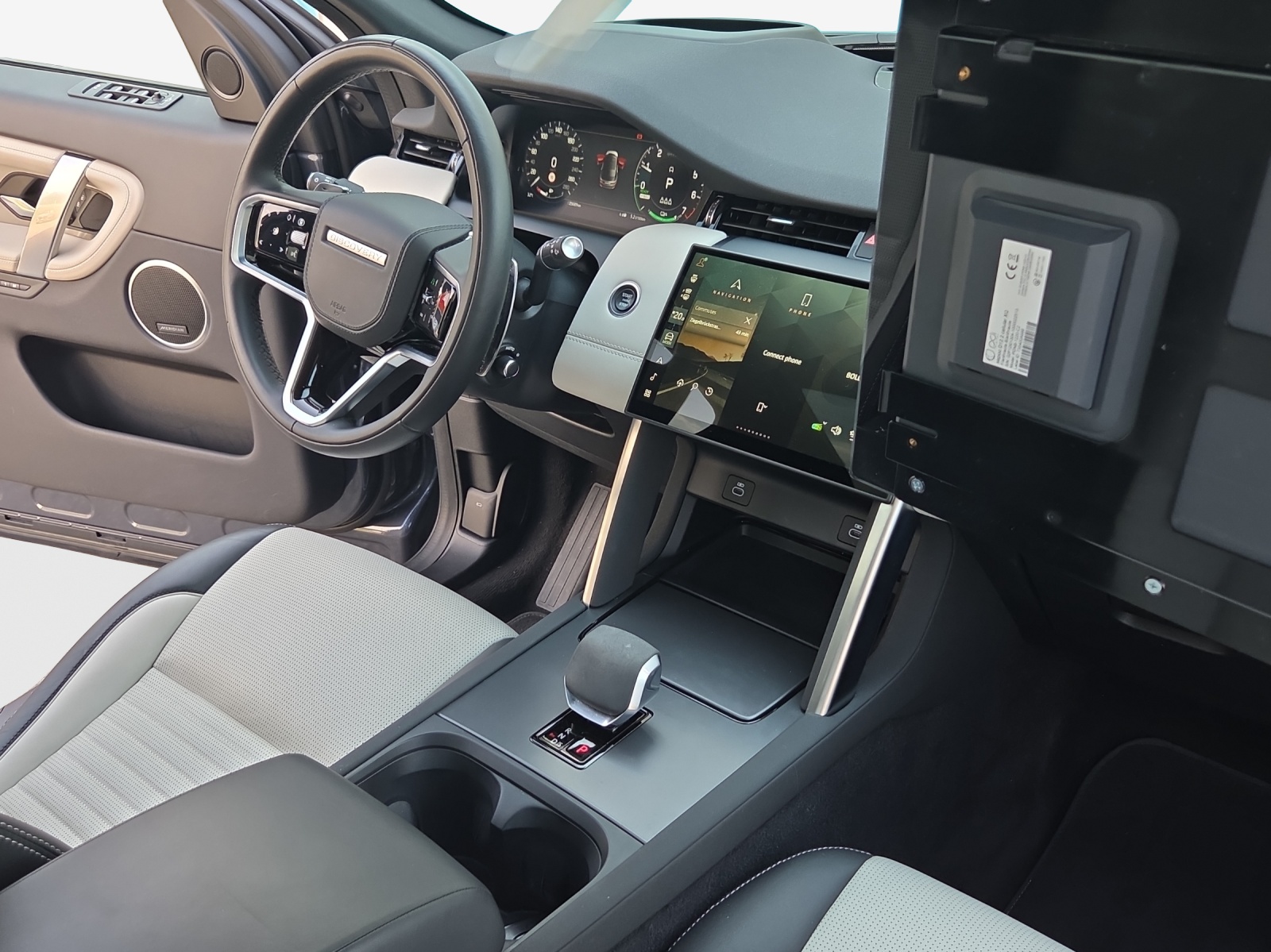 LAND ROVER Discovery Sport P300e 1.5 PHEV SE AT8-image-14