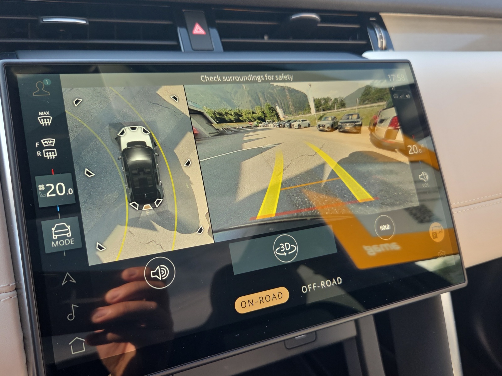 LAND ROVER Discovery Sport P300e 1.5 PHEV SE AT8-image-13