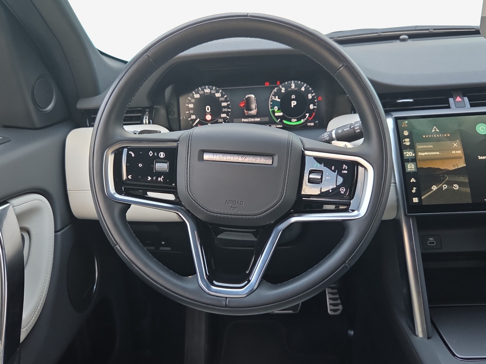 LAND ROVER Discovery Sport P300e 1.5 PHEV SE AT8-image-9