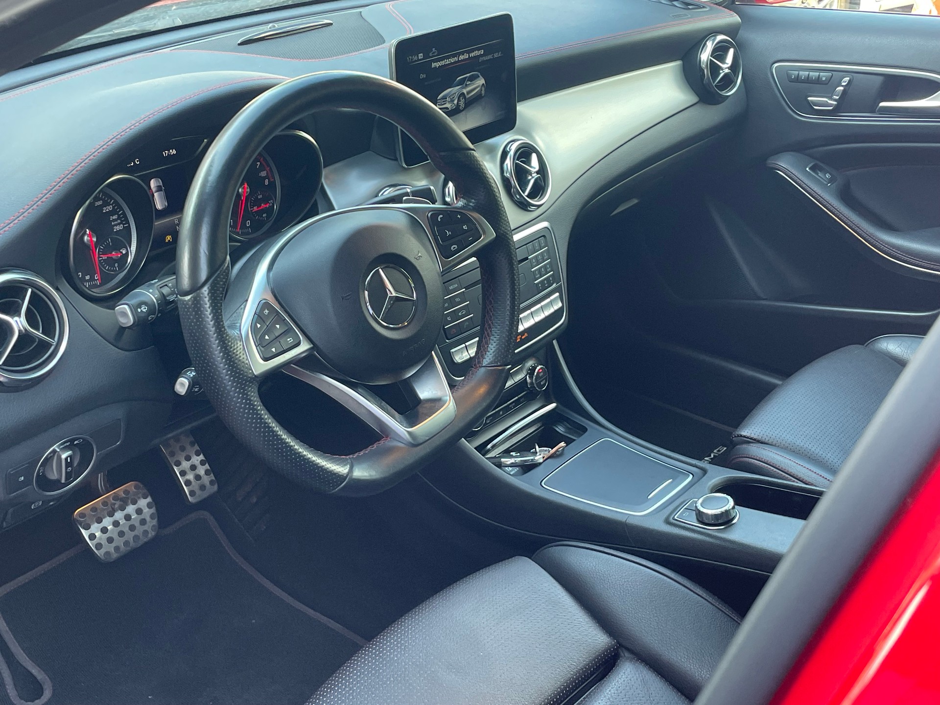 MERCEDES-BENZ GLA 220 AMG Line 4Matic 7G-DCT-image-0