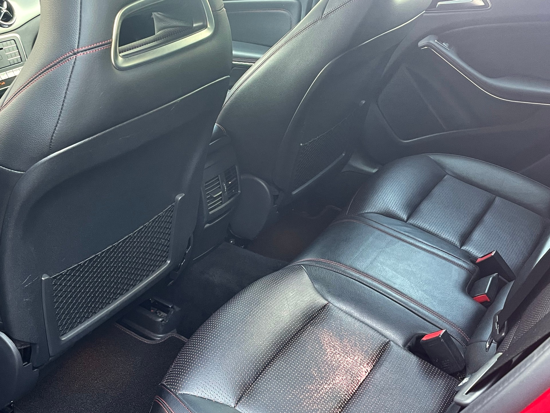 MERCEDES-BENZ GLA 220 AMG Line 4Matic 7G-DCT-image-3